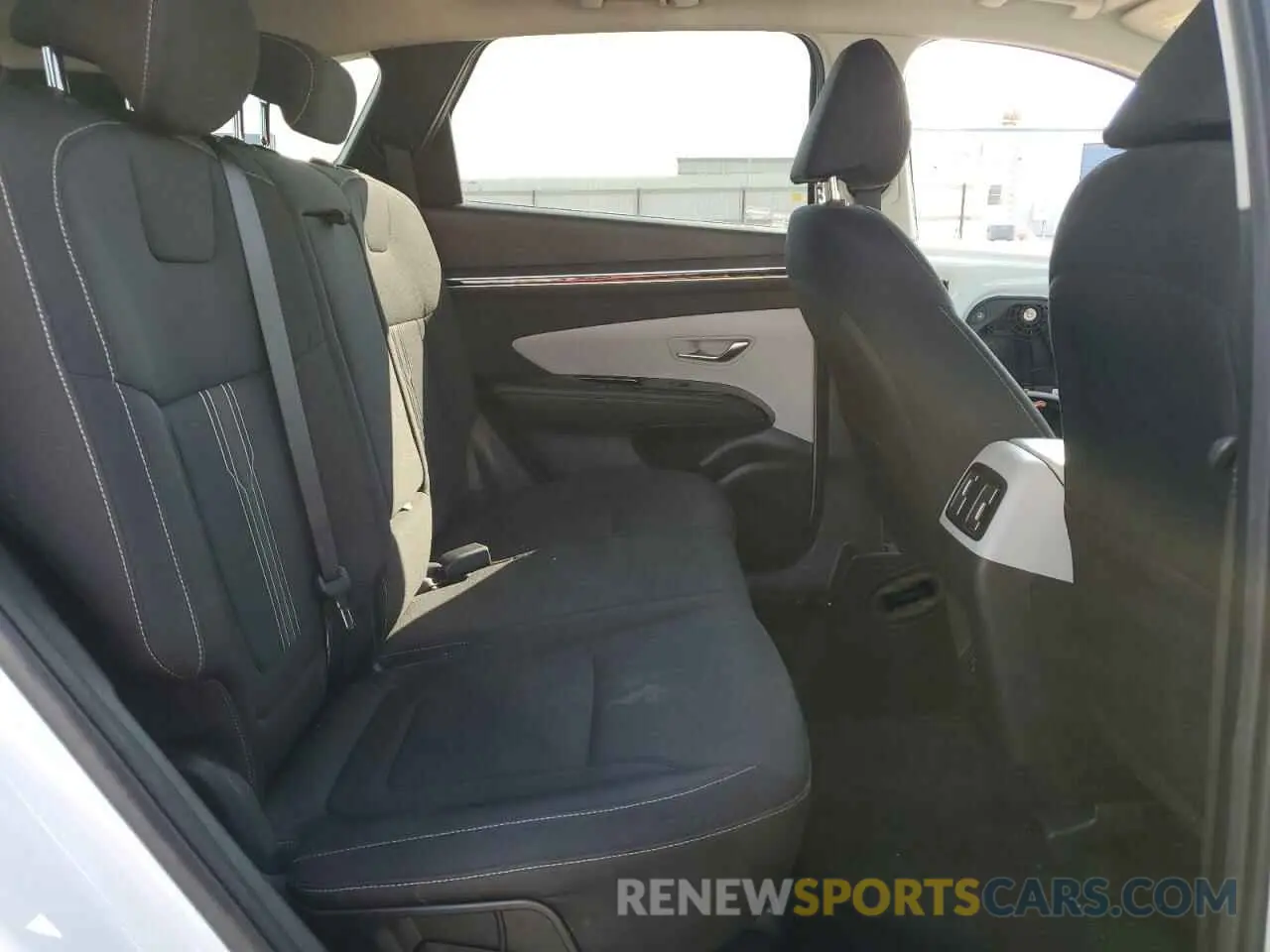 10 fotografías del automóvil dañado 5NMJF3AE6NH002177 HYUNDAI TUCSON 2022