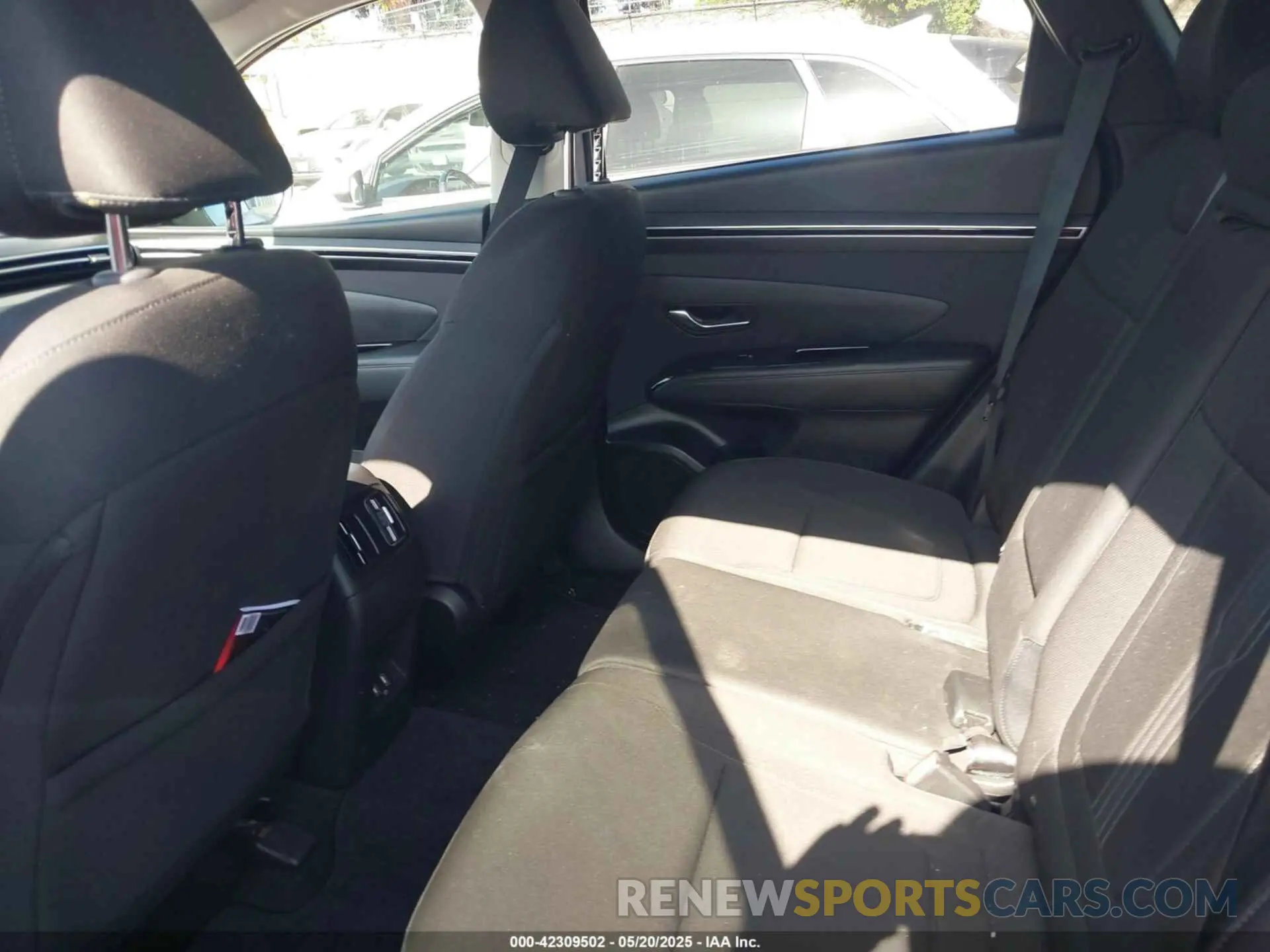 8 fotografías del automóvil dañado 5NMJF3AE6NH133724 HYUNDAI TUCSON 2022