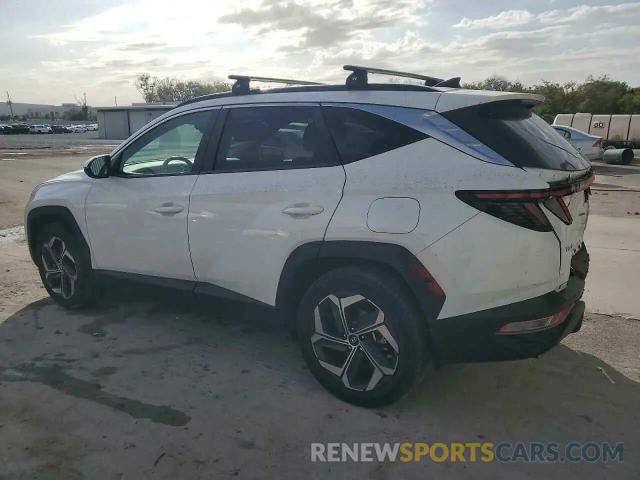 2 fotografías del automóvil dañado 5NMJFCAE4NH091053 HYUNDAI TUCSON 2022
