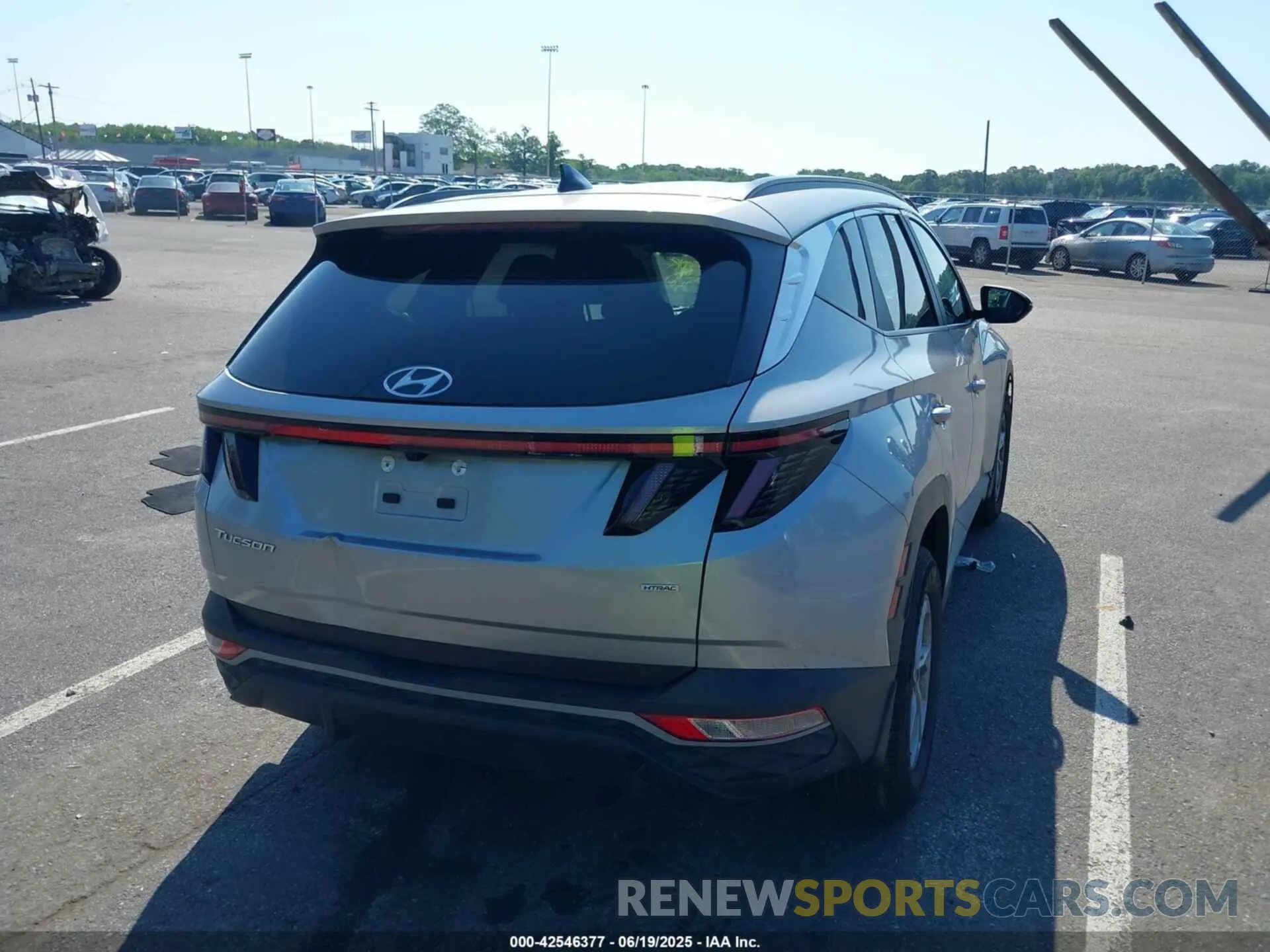 4 fotografías del automóvil dañado KM8JBCAEXNU170081 HYUNDAI TUCSON 2022