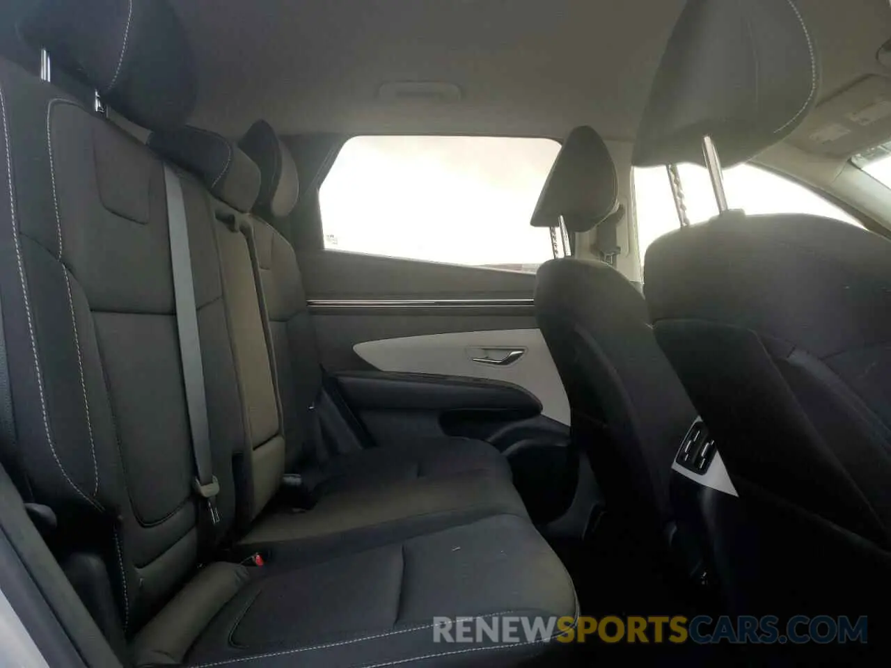 11 fotografías del automóvil dañado KM8JBDA21NU047586 HYUNDAI TUCSON 2022