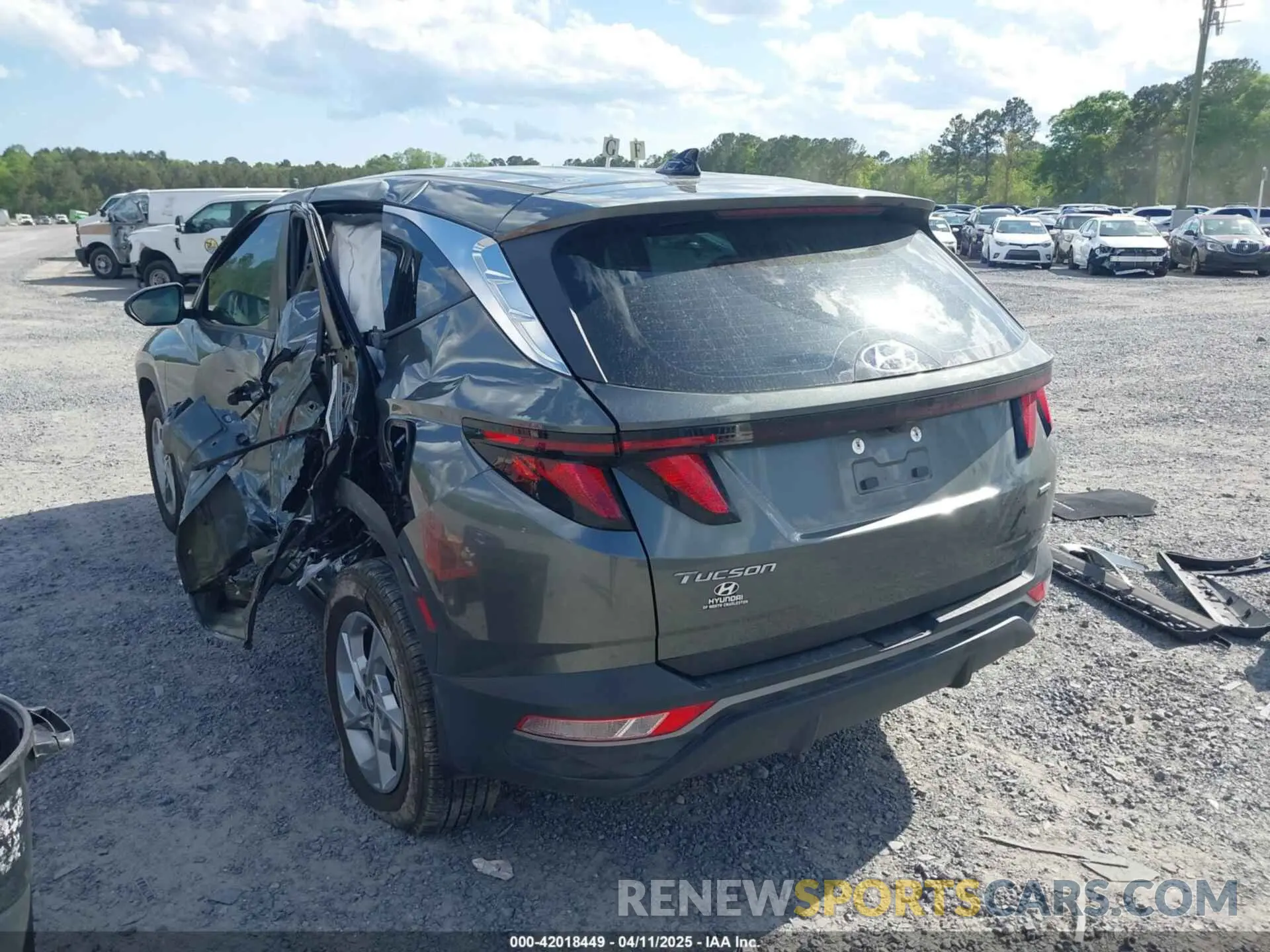 3 fotografías del automóvil dañado 5NMJACAE3PH244278 HYUNDAI TUCSON 2023