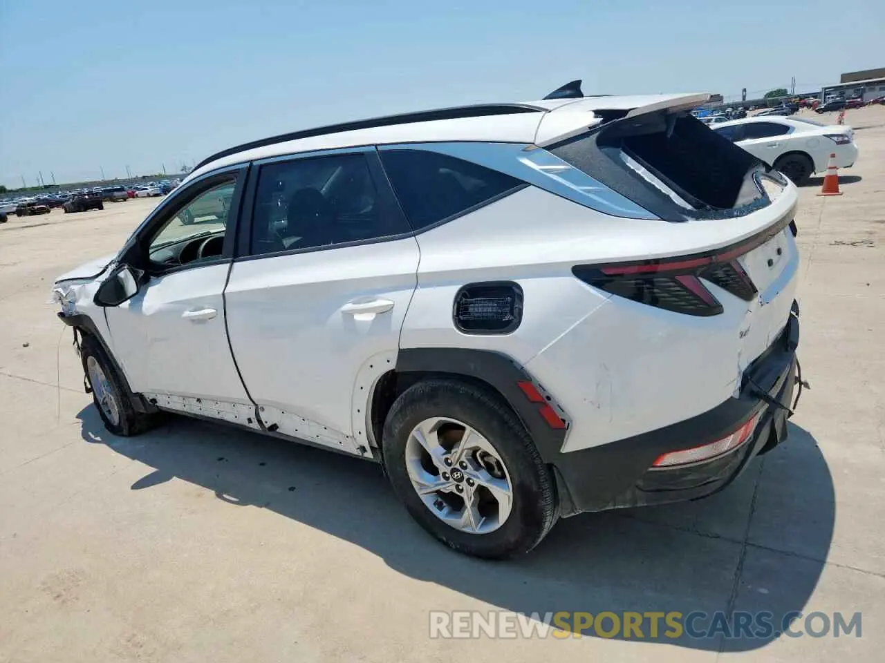 2 fotografías del automóvil dañado 5NMJB3AE5PH253903 HYUNDAI TUCSON 2023