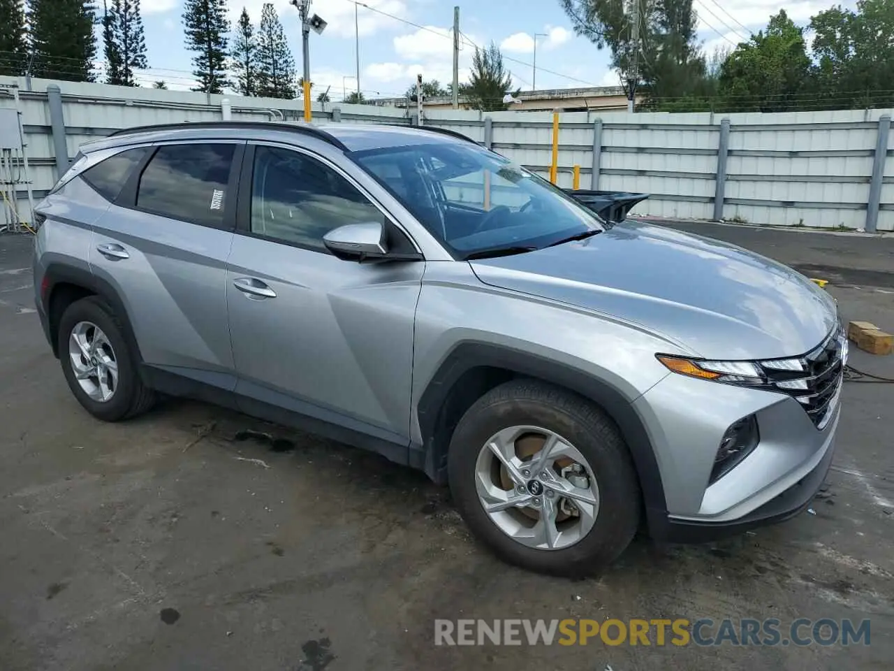 4 fotografías del automóvil dañado 5NMJB3AE9PH221472 HYUNDAI TUCSON 2023