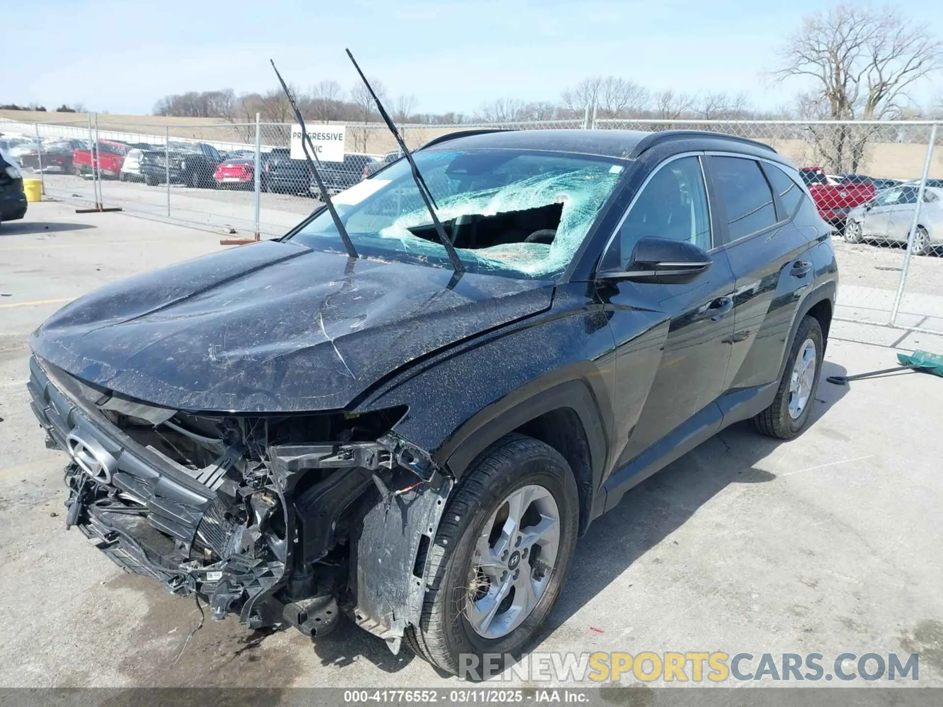 2 fotografías del automóvil dañado 5NMJBCAE0PH220551 HYUNDAI TUCSON 2023