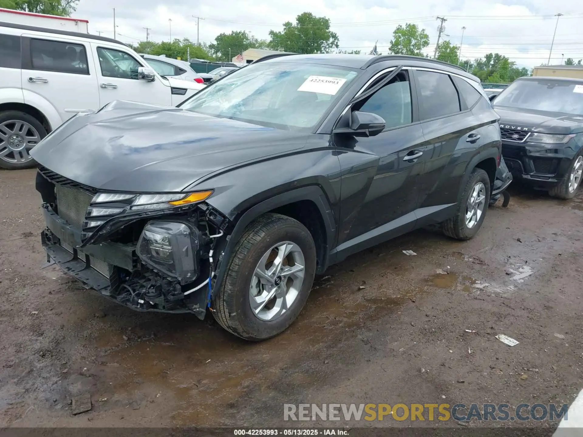 2 fotografías del automóvil dañado 5NMJBCAE1PH236340 HYUNDAI TUCSON 2023