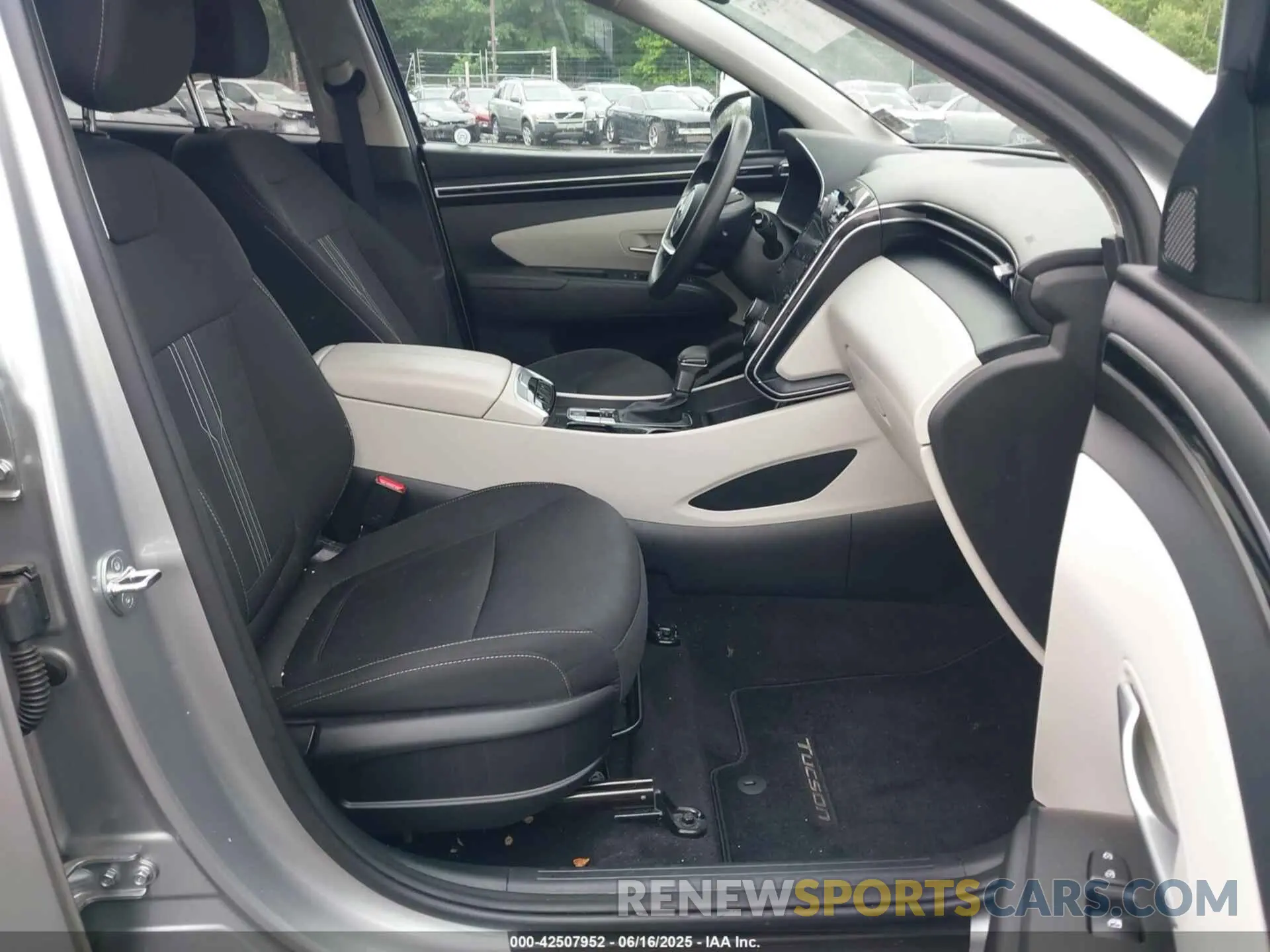 5 fotografías del automóvil dañado 5NMJBCAE3PH219653 HYUNDAI TUCSON 2023