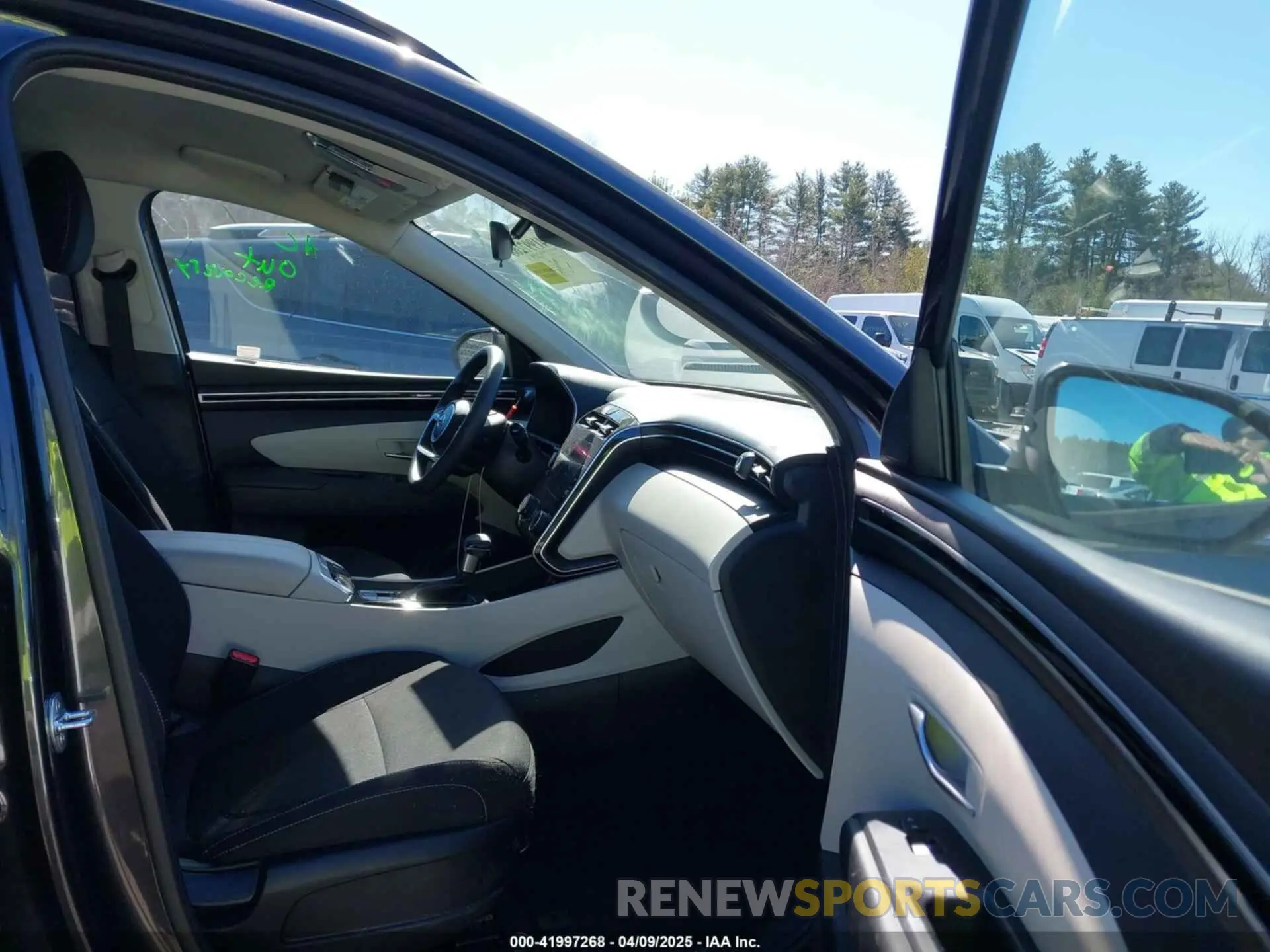 5 fotografías del automóvil dañado 5NMJBCAE3PH287676 HYUNDAI TUCSON 2023