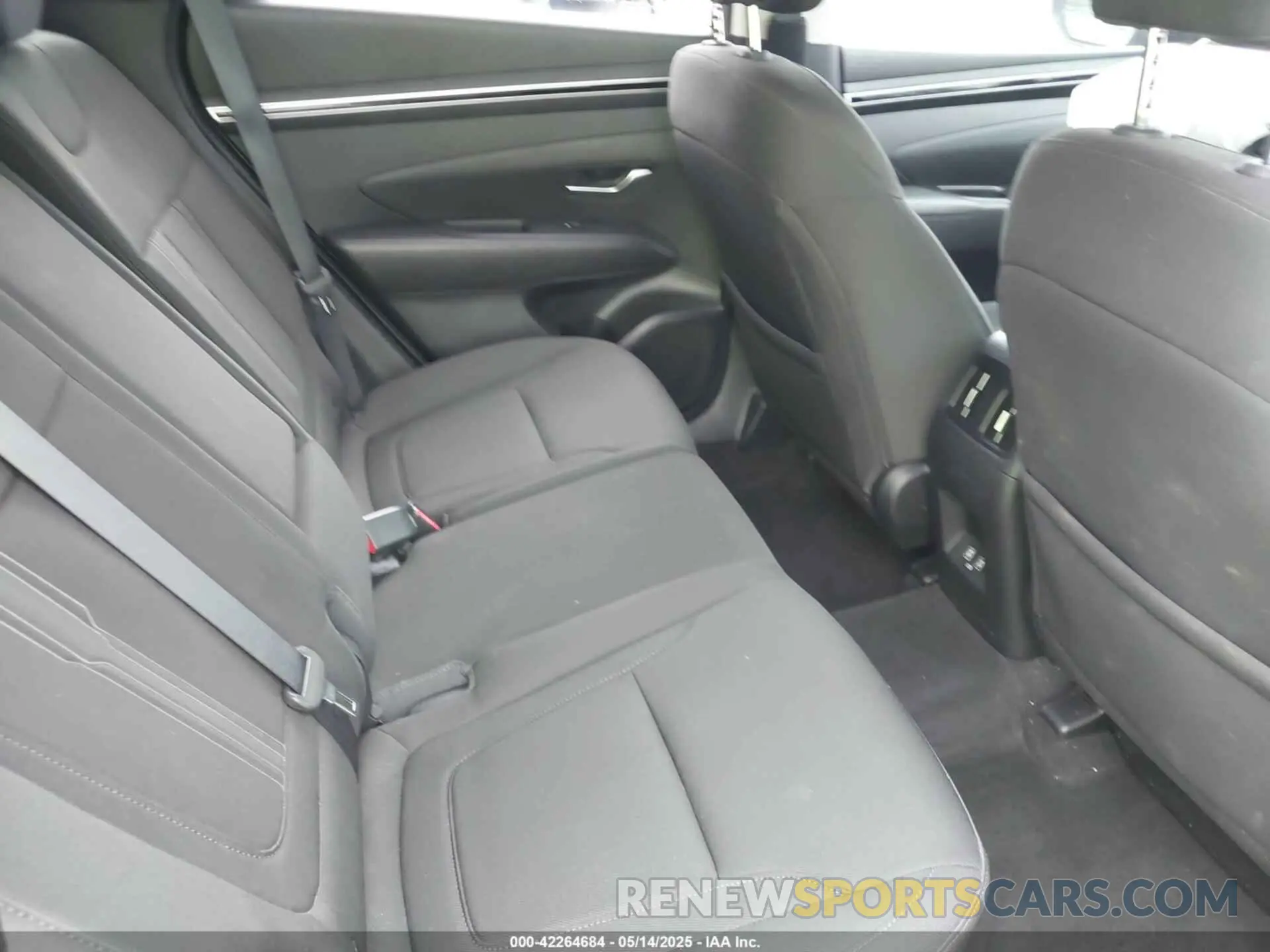 8 fotografías del automóvil dañado 5NMJBCAE4PH238244 HYUNDAI TUCSON 2023