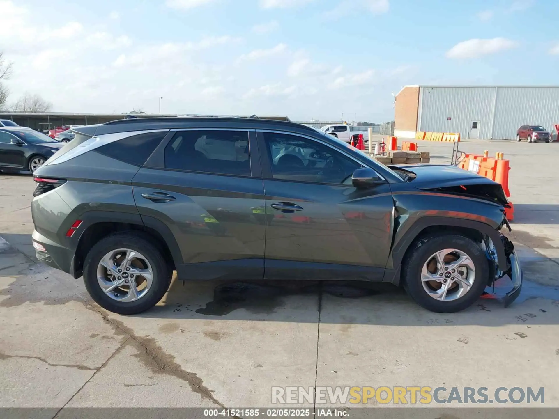 13 fotografías del automóvil dañado 5NMJBCAE5PH173078 HYUNDAI TUCSON 2023