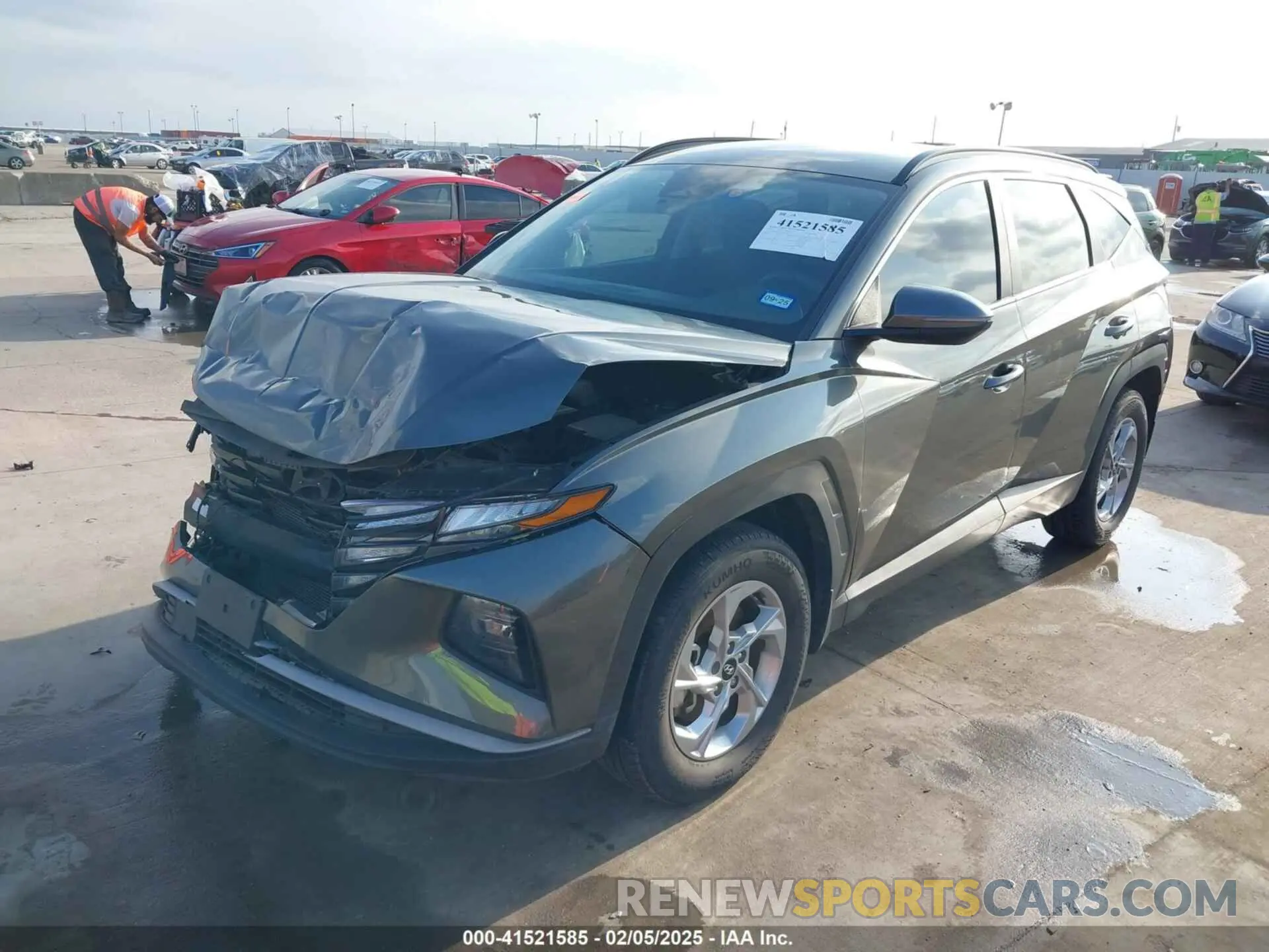 2 fotografías del automóvil dañado 5NMJBCAE5PH173078 HYUNDAI TUCSON 2023