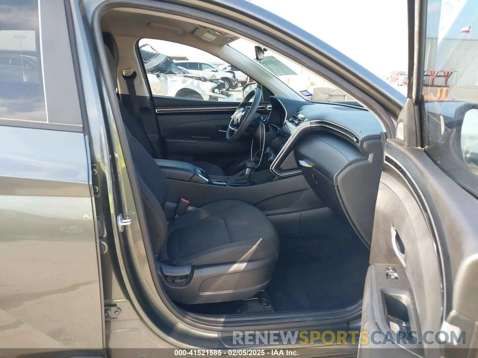 5 fotografías del automóvil dañado 5NMJBCAE5PH173078 HYUNDAI TUCSON 2023