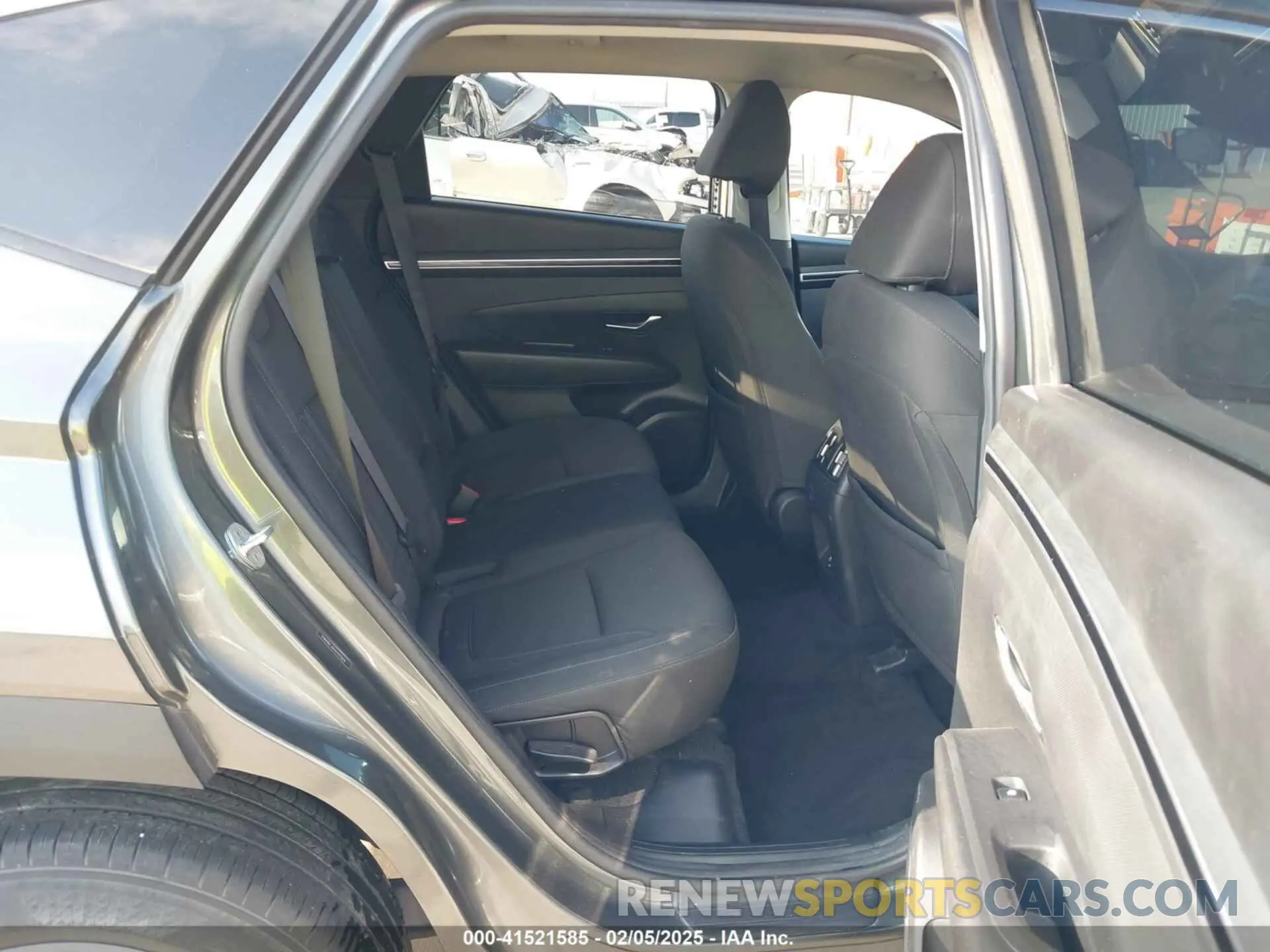 8 fotografías del automóvil dañado 5NMJBCAE5PH173078 HYUNDAI TUCSON 2023