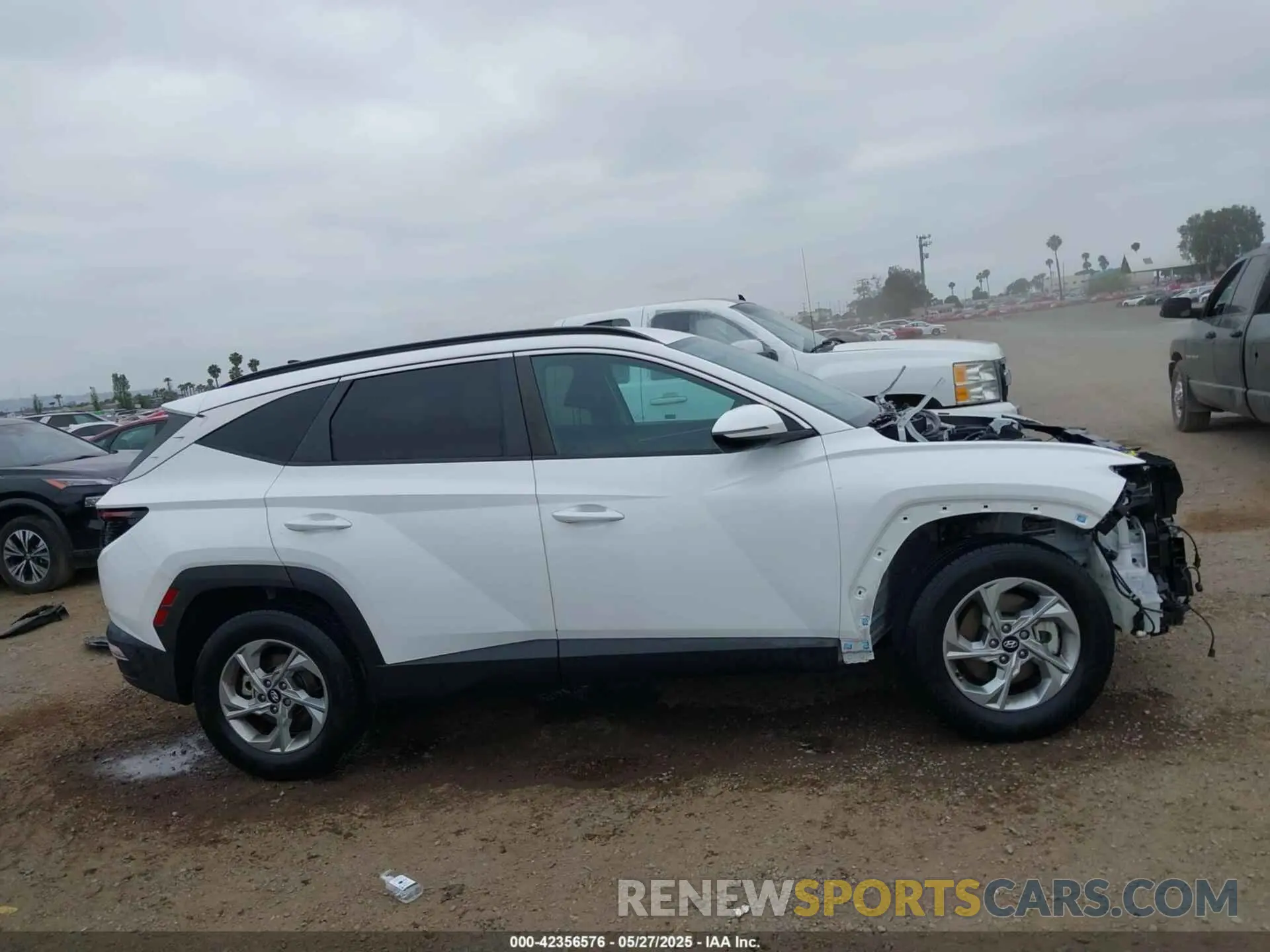 14 fotografías del automóvil dañado 5NMJBCAE5PH188678 HYUNDAI TUCSON 2023