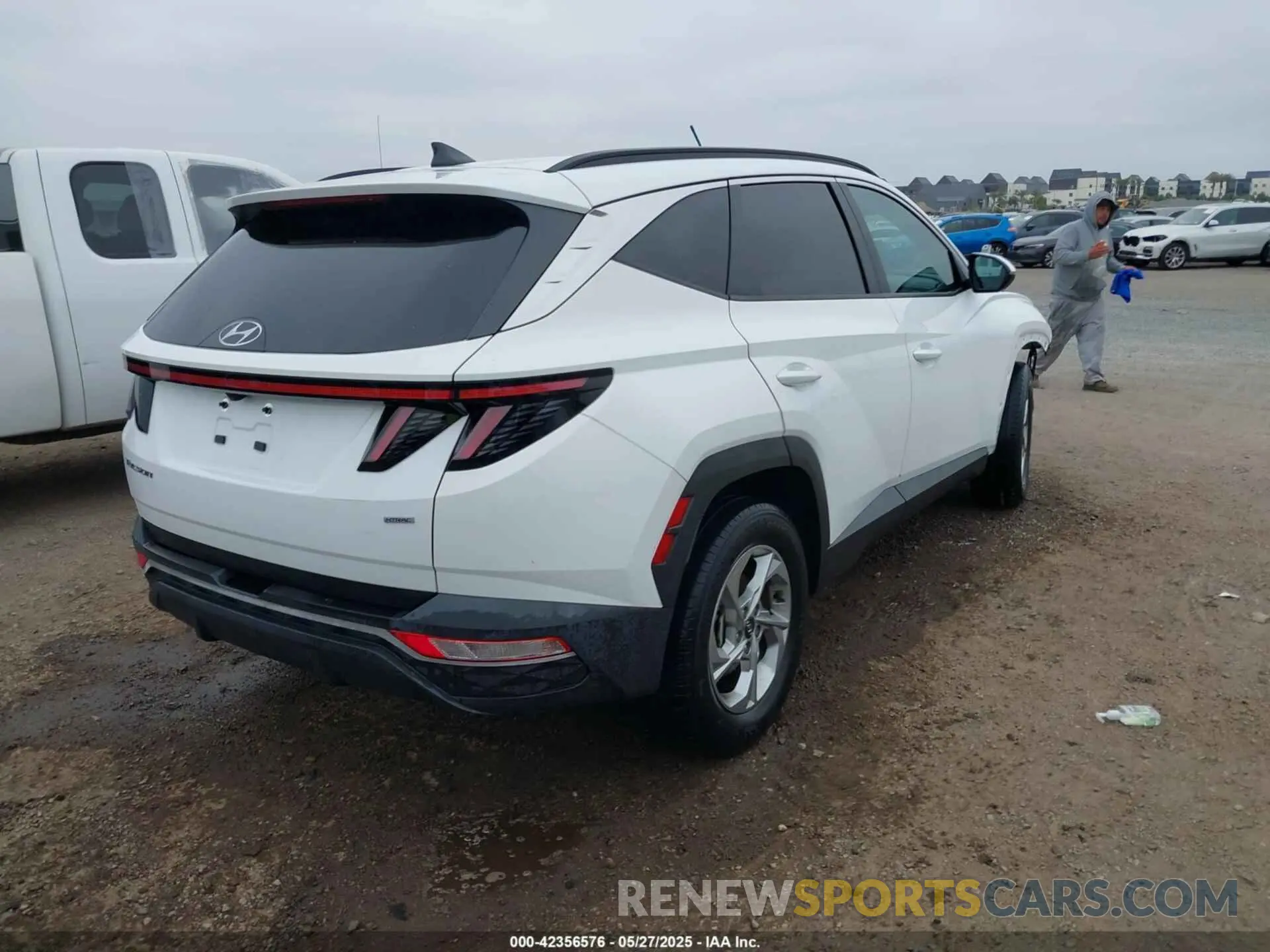 4 fotografías del automóvil dañado 5NMJBCAE5PH188678 HYUNDAI TUCSON 2023
