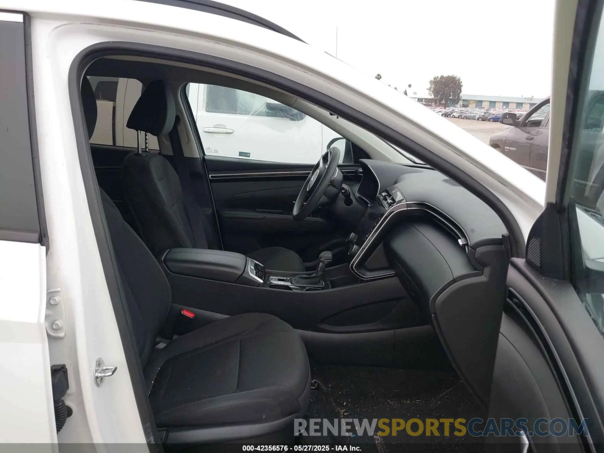 5 fotografías del automóvil dañado 5NMJBCAE5PH188678 HYUNDAI TUCSON 2023