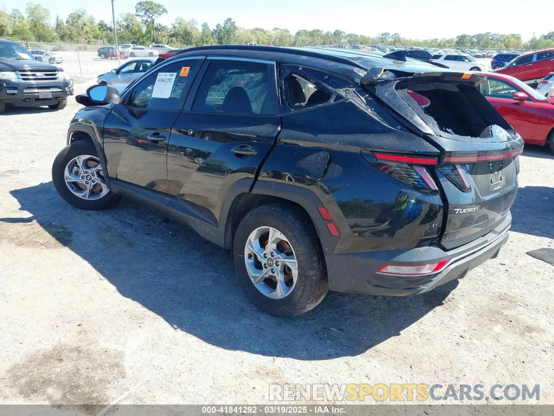 3 fotografías del automóvil dañado 5NMJBCAE6PH236477 HYUNDAI TUCSON 2023