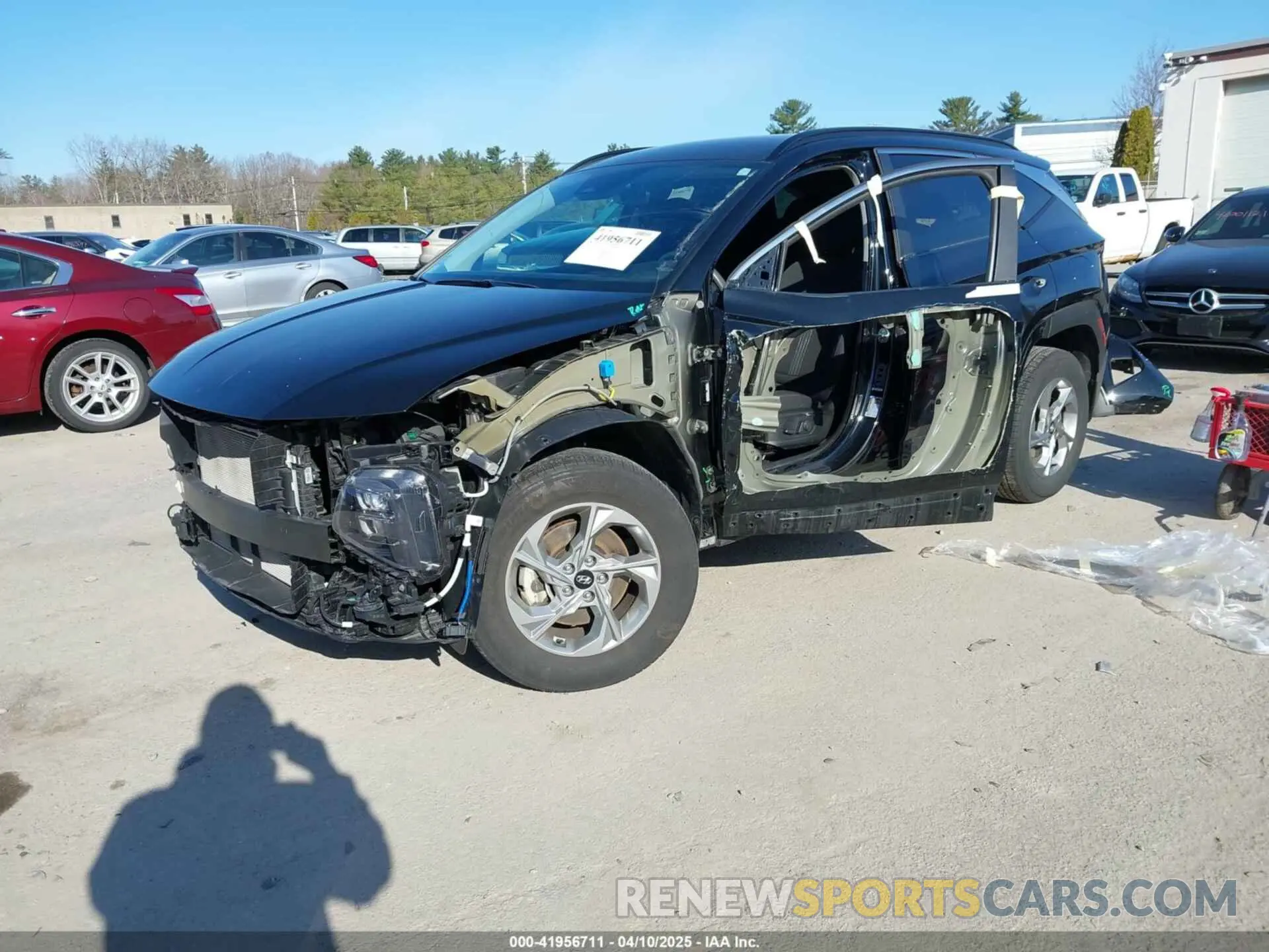 2 fotografías del automóvil dañado 5NMJBCAE9PH181684 HYUNDAI TUCSON 2023