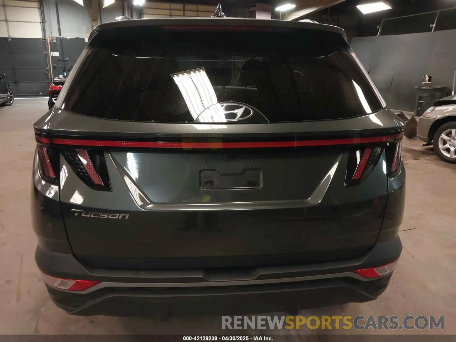 17 fotografías del automóvil dañado 5NMJBCAE9PH192703 HYUNDAI TUCSON 2023