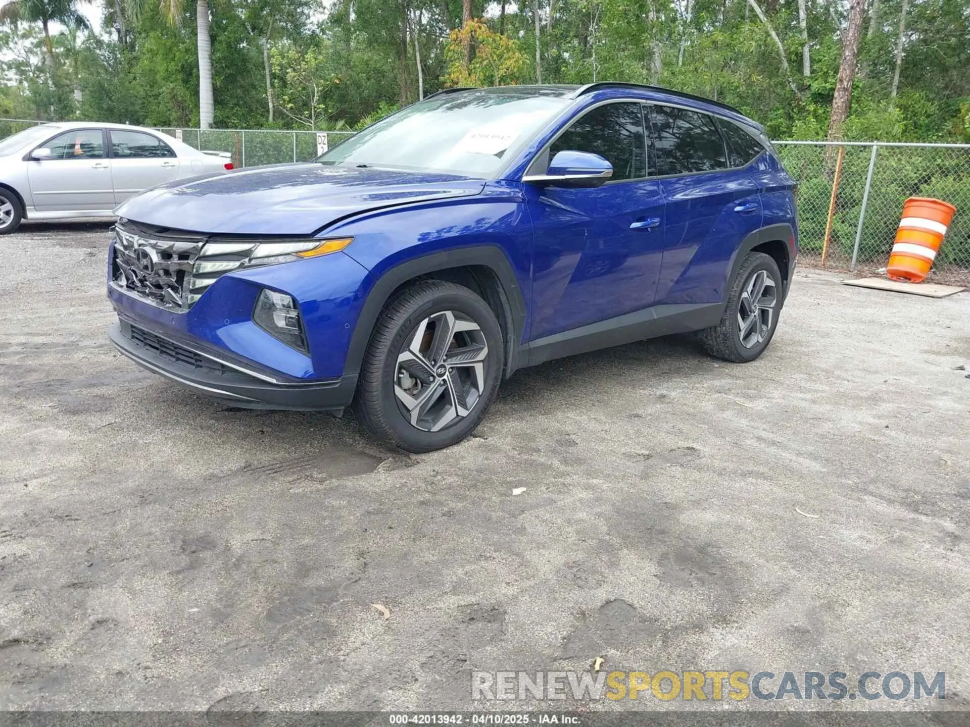 2 fotografías del automóvil dañado 5NMJECAE1PH223076 HYUNDAI TUCSON 2023