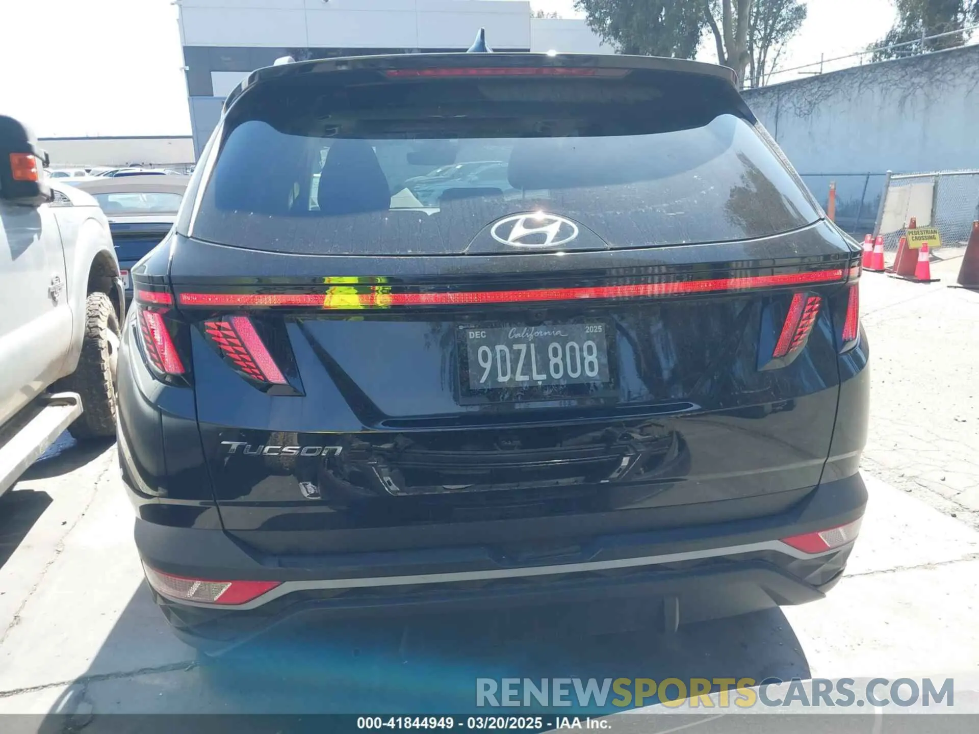 17 fotografías del automóvil dañado 5NMJF3AE4PH201621 HYUNDAI TUCSON 2023