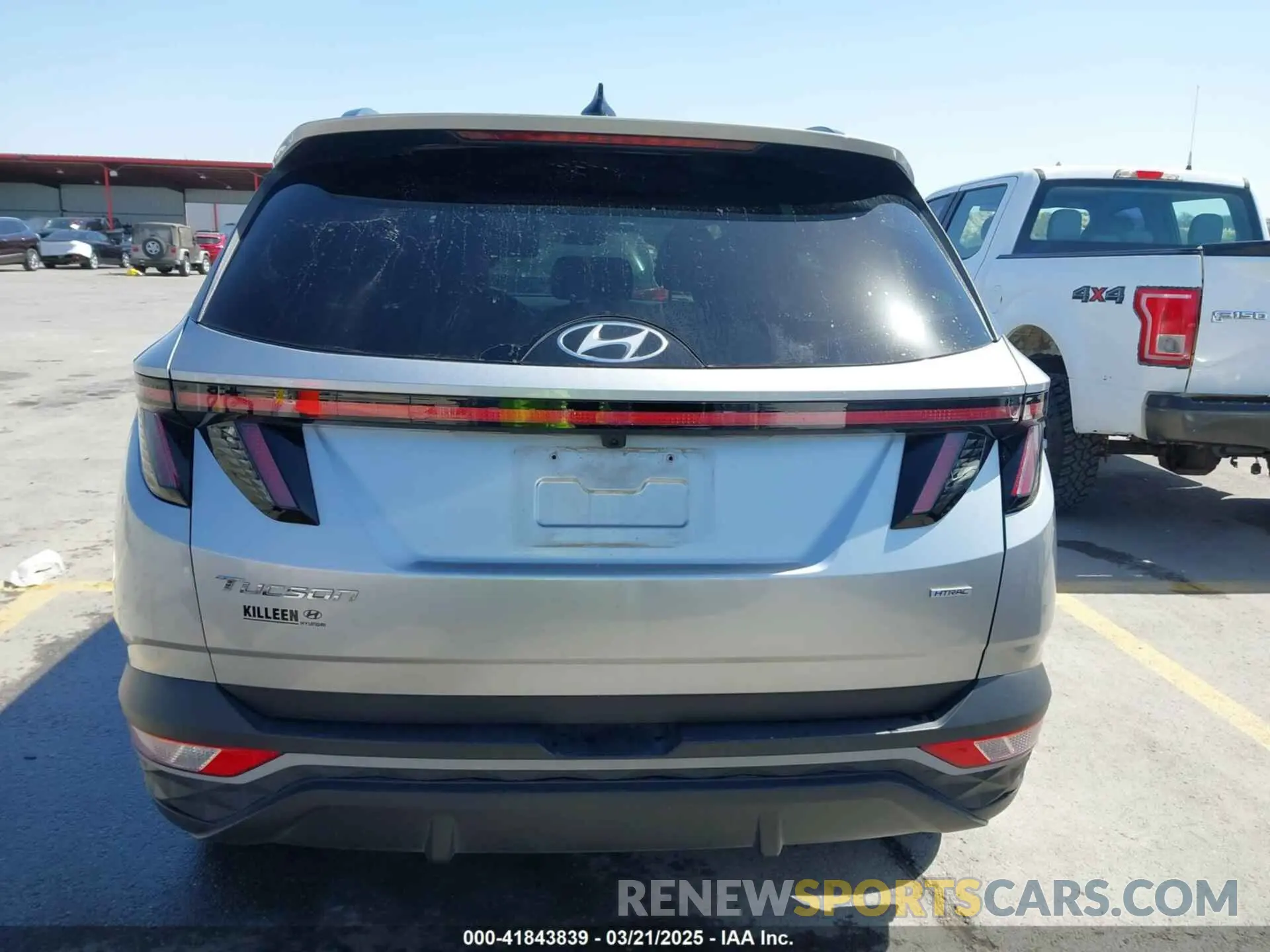 16 fotografías del automóvil dañado 5NMJFCAE0PH221025 HYUNDAI TUCSON 2023