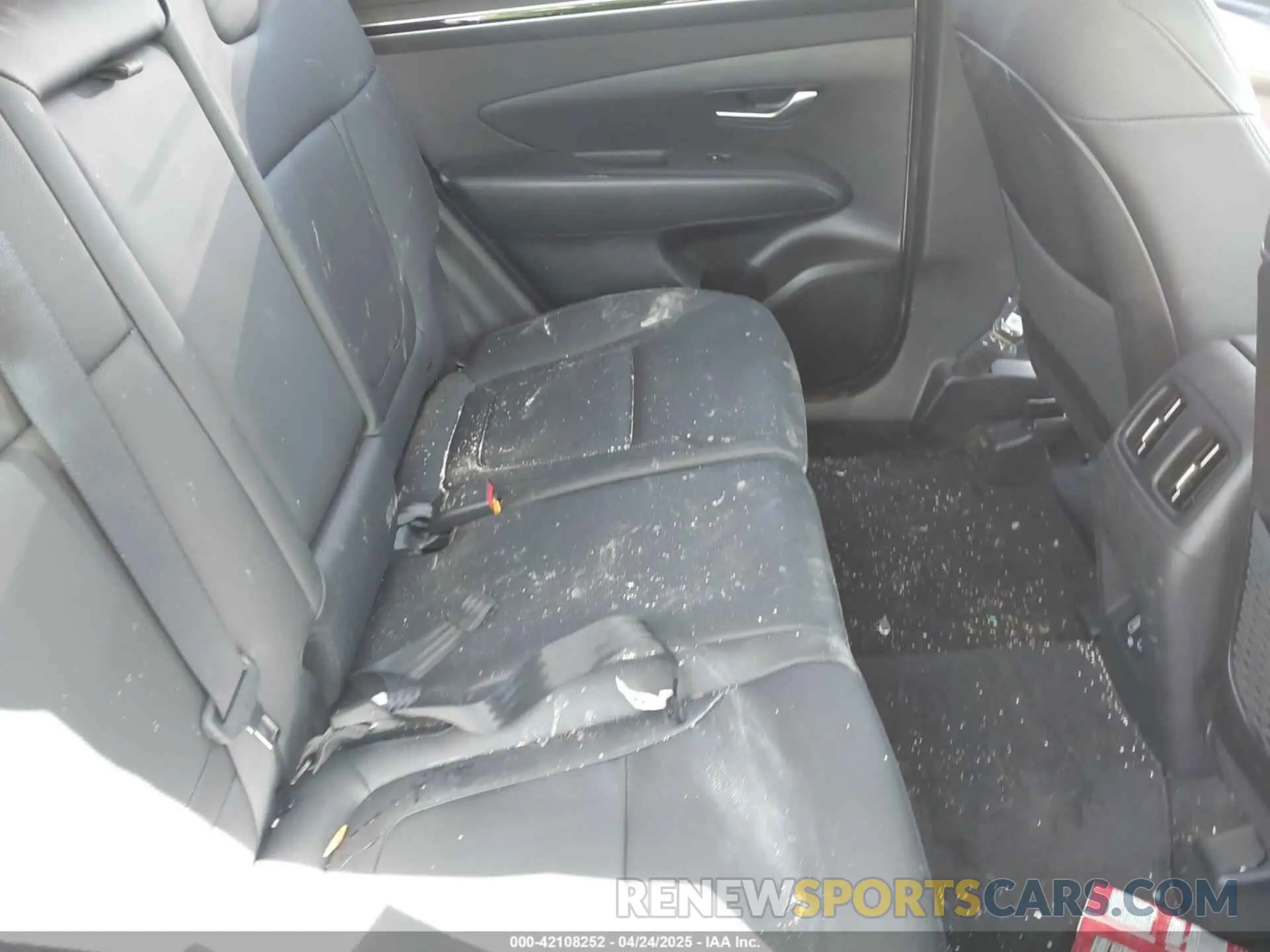 8 fotografías del automóvil dañado 5NMJFCAE1PH291889 HYUNDAI TUCSON 2023