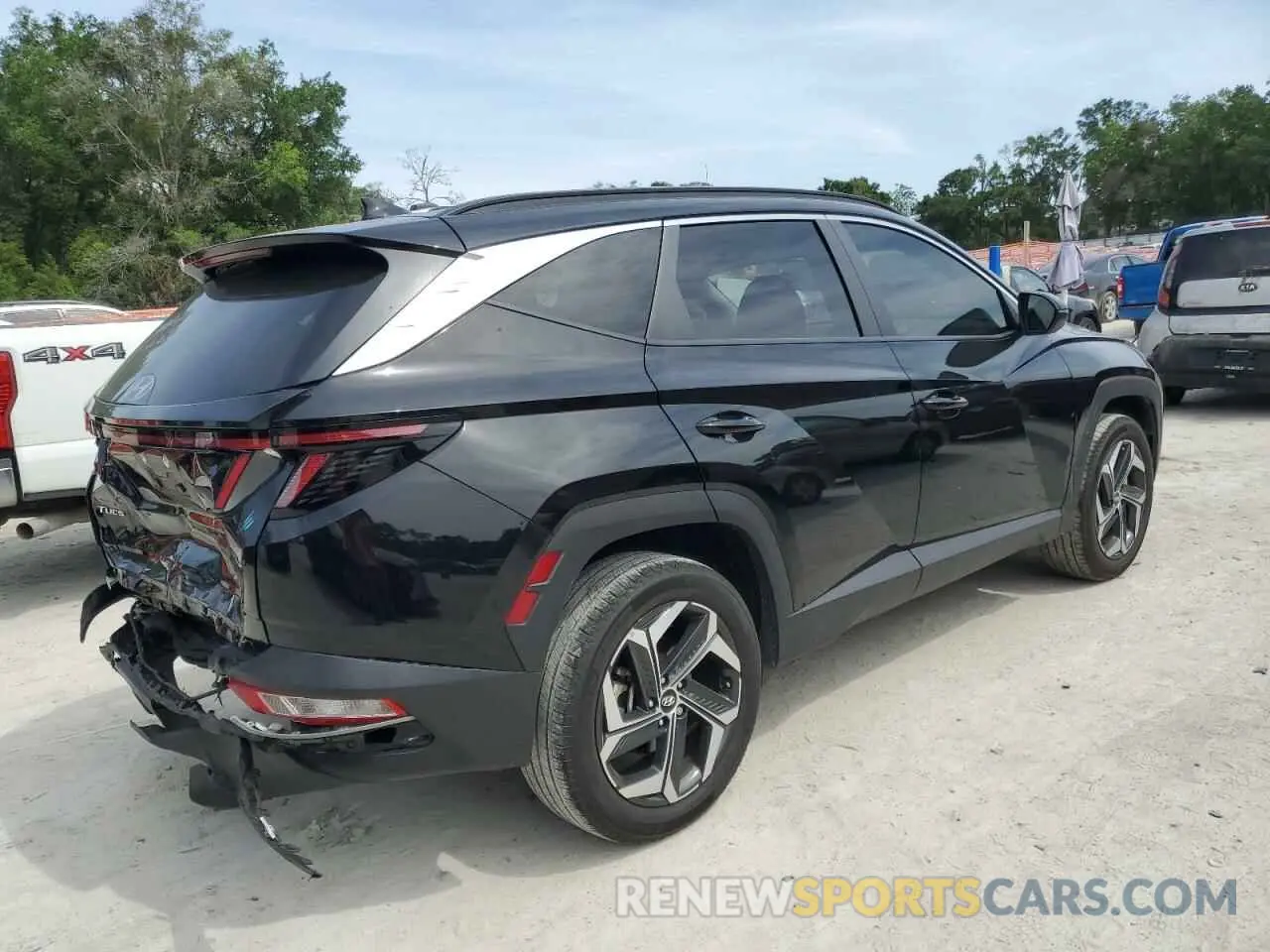 3 fotografías del automóvil dañado 5NMJFCAE2PH181918 HYUNDAI TUCSON 2023
