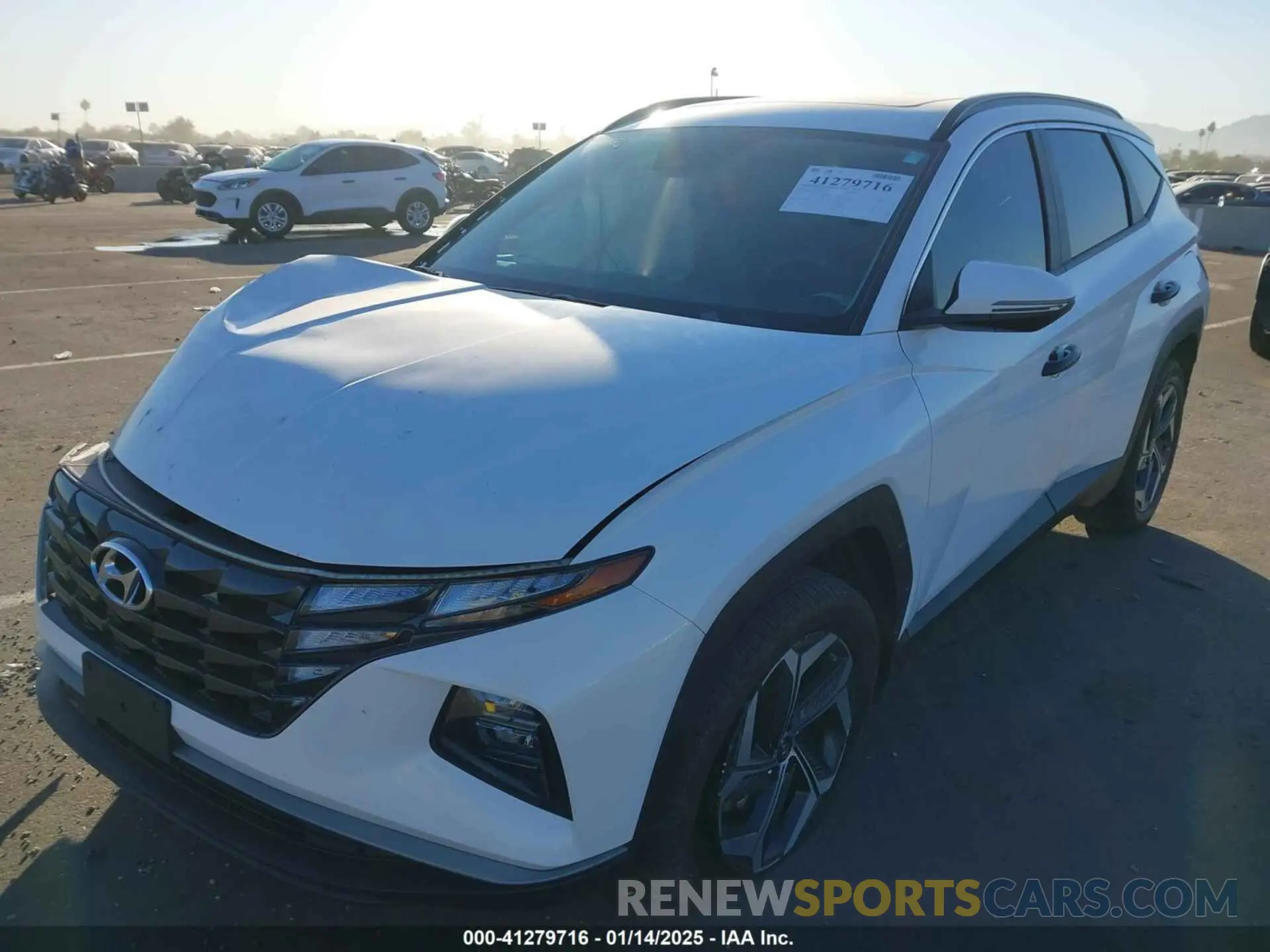2 fotografías del automóvil dañado 5NMJFCAE4PH259907 HYUNDAI TUCSON 2023