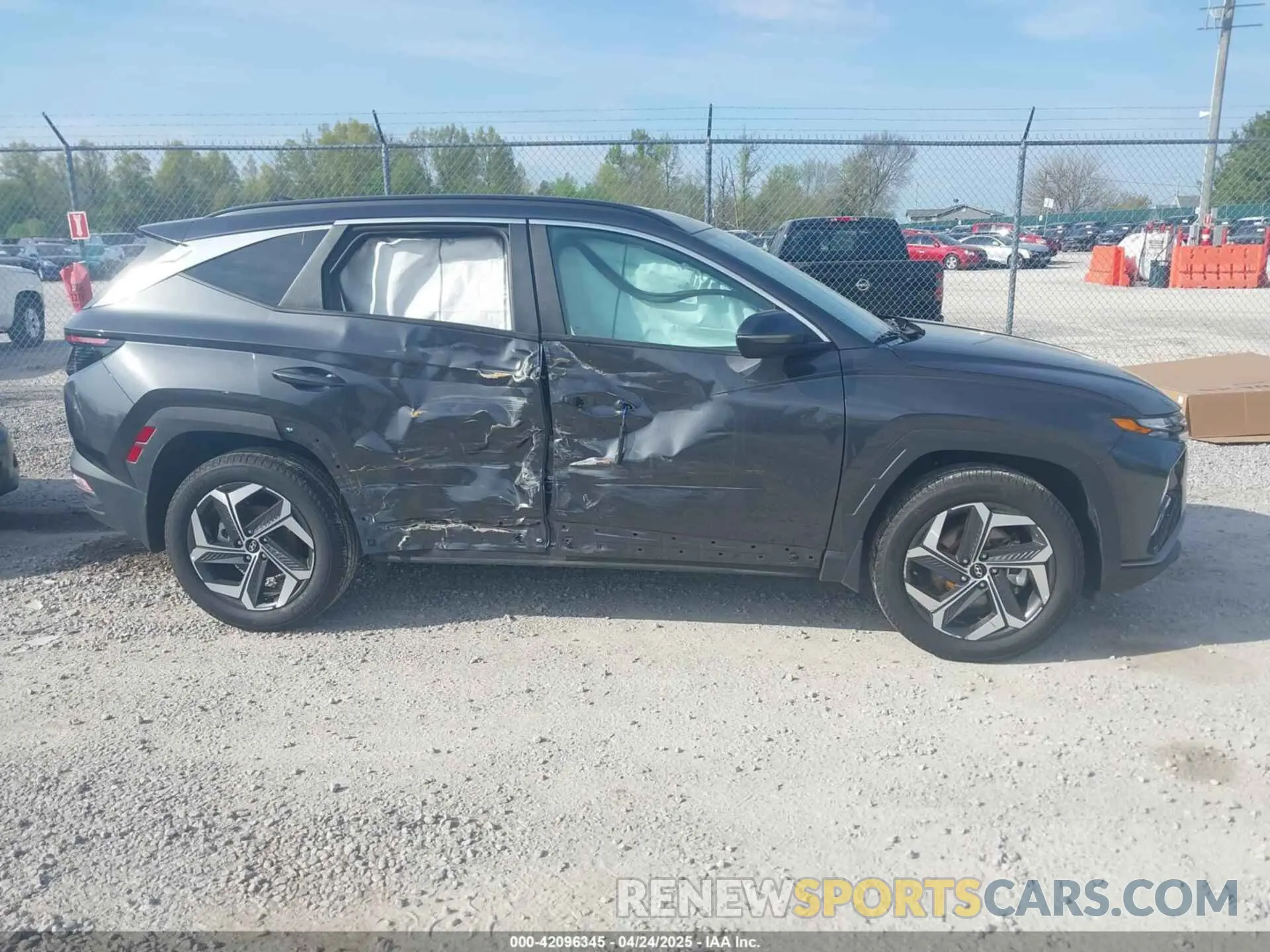 14 fotografías del automóvil dañado 5NMJFCAE5PH275999 HYUNDAI TUCSON 2023