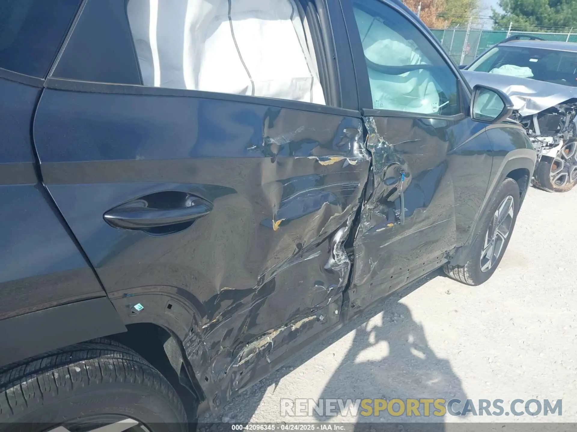 18 fotografías del automóvil dañado 5NMJFCAE5PH275999 HYUNDAI TUCSON 2023