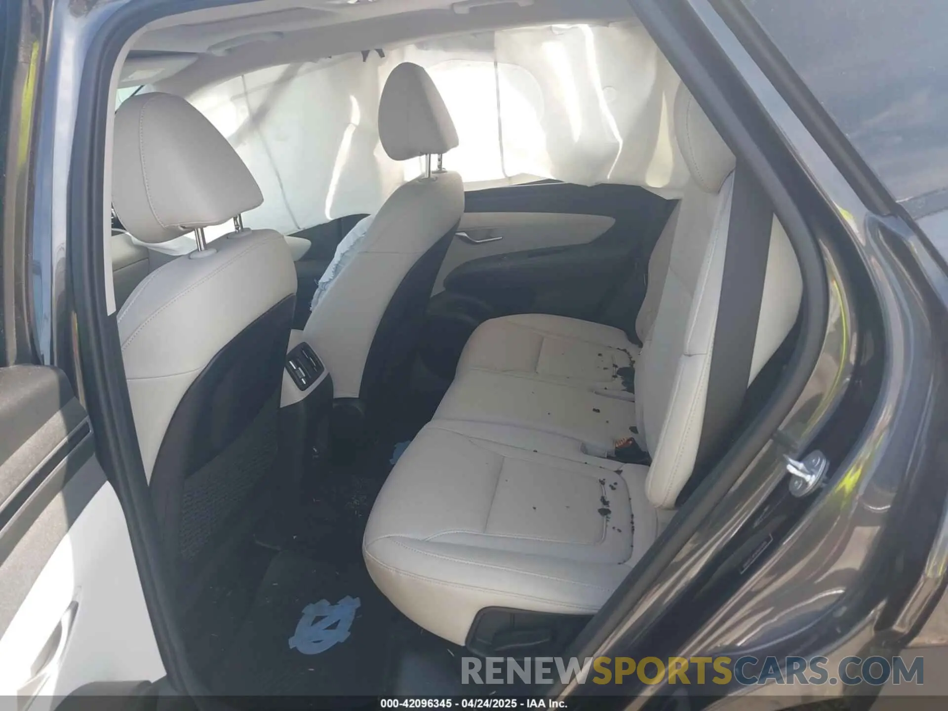 8 fotografías del automóvil dañado 5NMJFCAE5PH275999 HYUNDAI TUCSON 2023