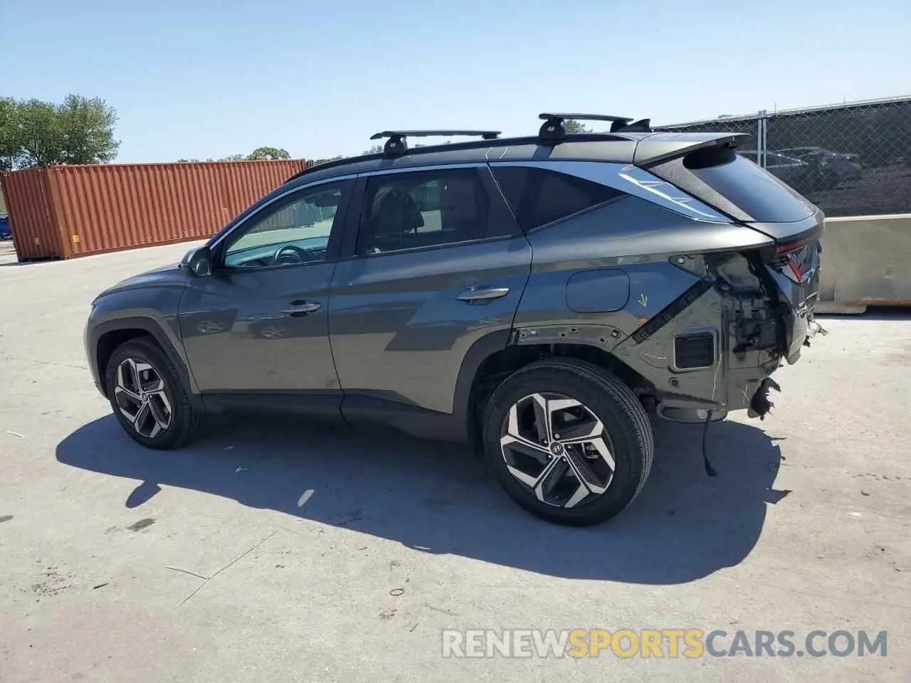 2 fotografías del automóvil dañado 5NMJFCAE8PH199842 HYUNDAI TUCSON 2023