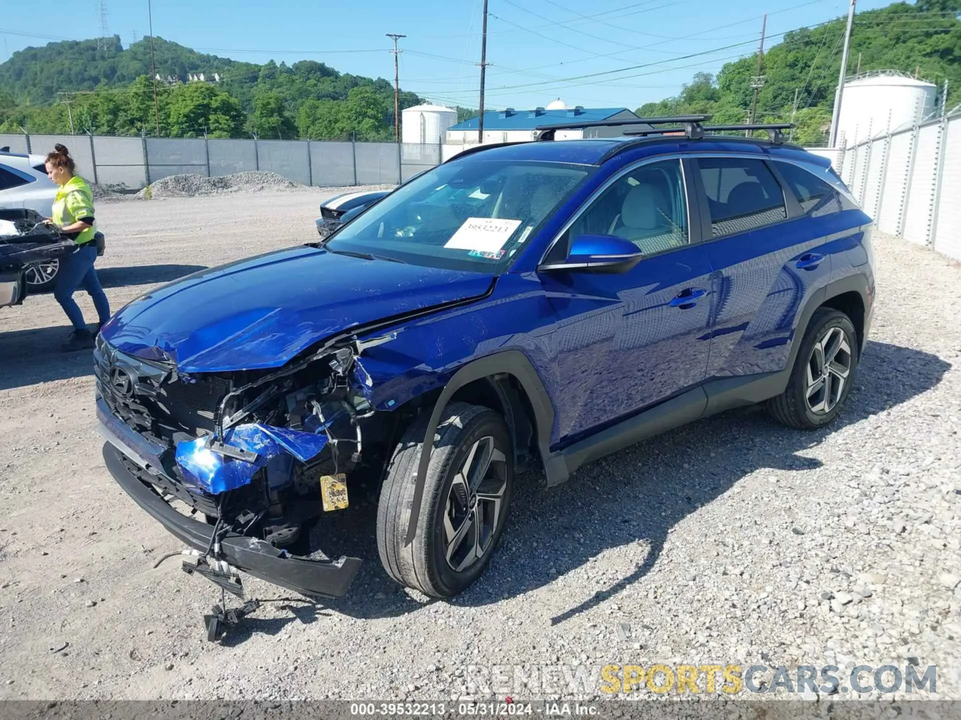 2 fotografías del automóvil dañado 5NMJFCAE8PH200374 HYUNDAI TUCSON 2023