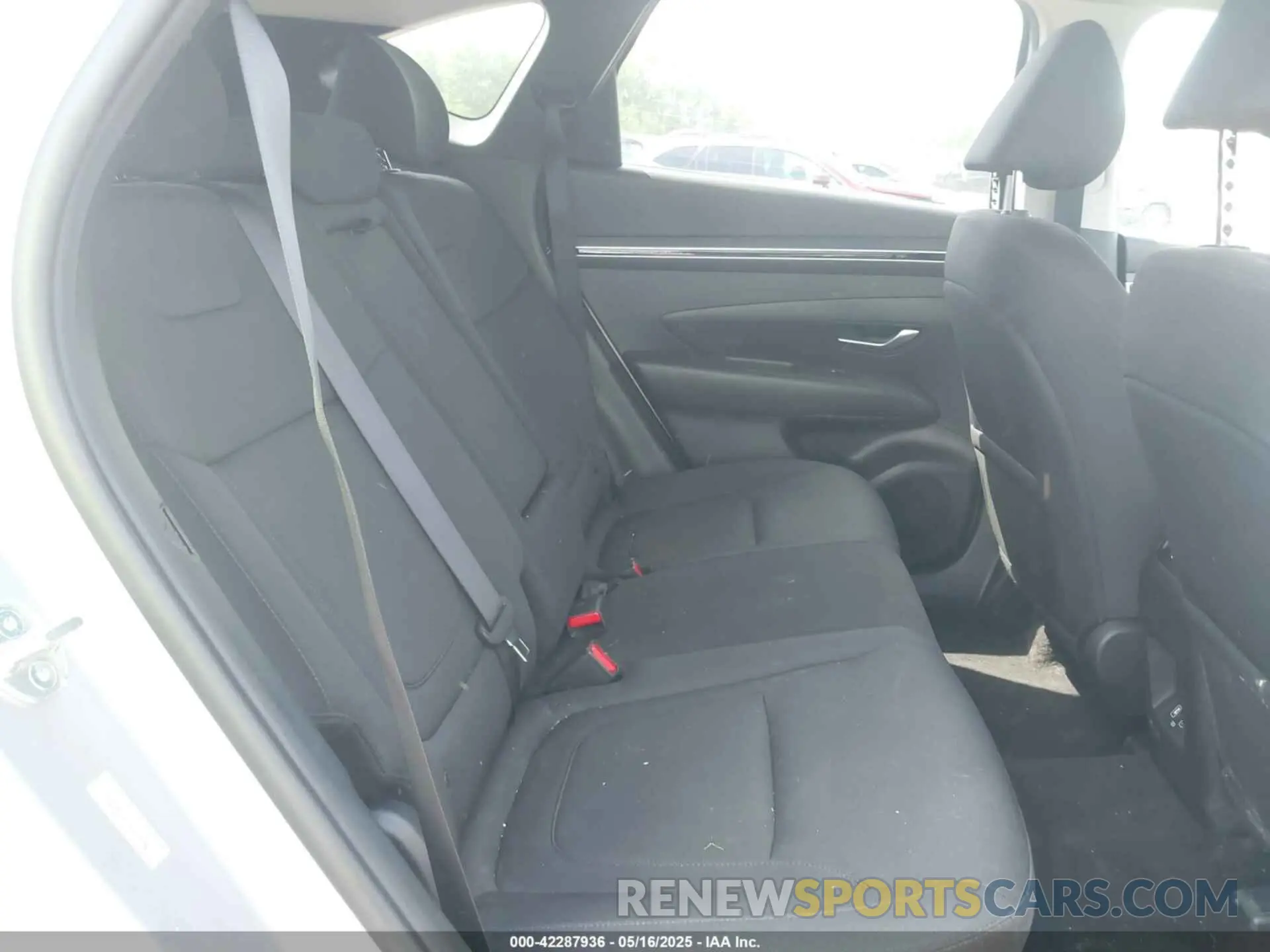 8 fotografías del automóvil dañado KM8JB3AE7PU197967 HYUNDAI TUCSON 2023