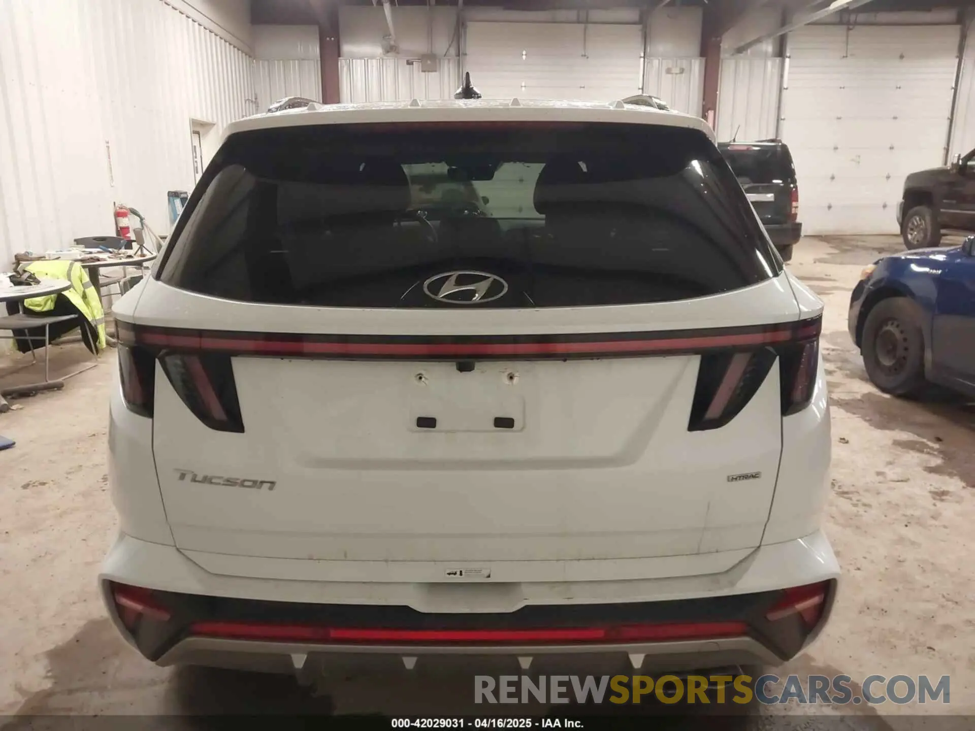 16 fotografías del automóvil dañado KM8JFCAE8PU190188 HYUNDAI TUCSON 2023