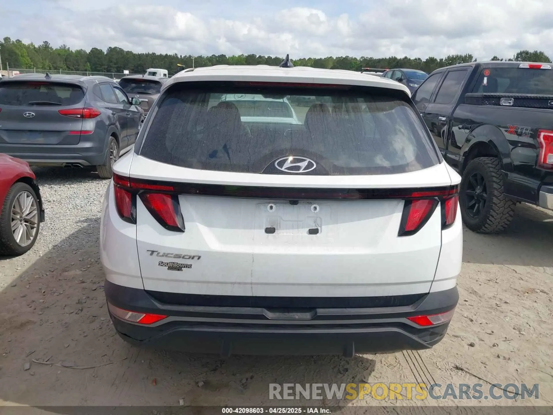17 fotografías del automóvil dañado 5NMJA3DE3RH434368 HYUNDAI TUCSON 2024