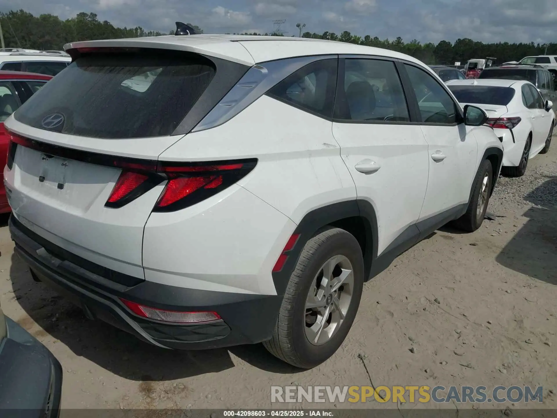 4 fotografías del automóvil dañado 5NMJA3DE3RH434368 HYUNDAI TUCSON 2024
