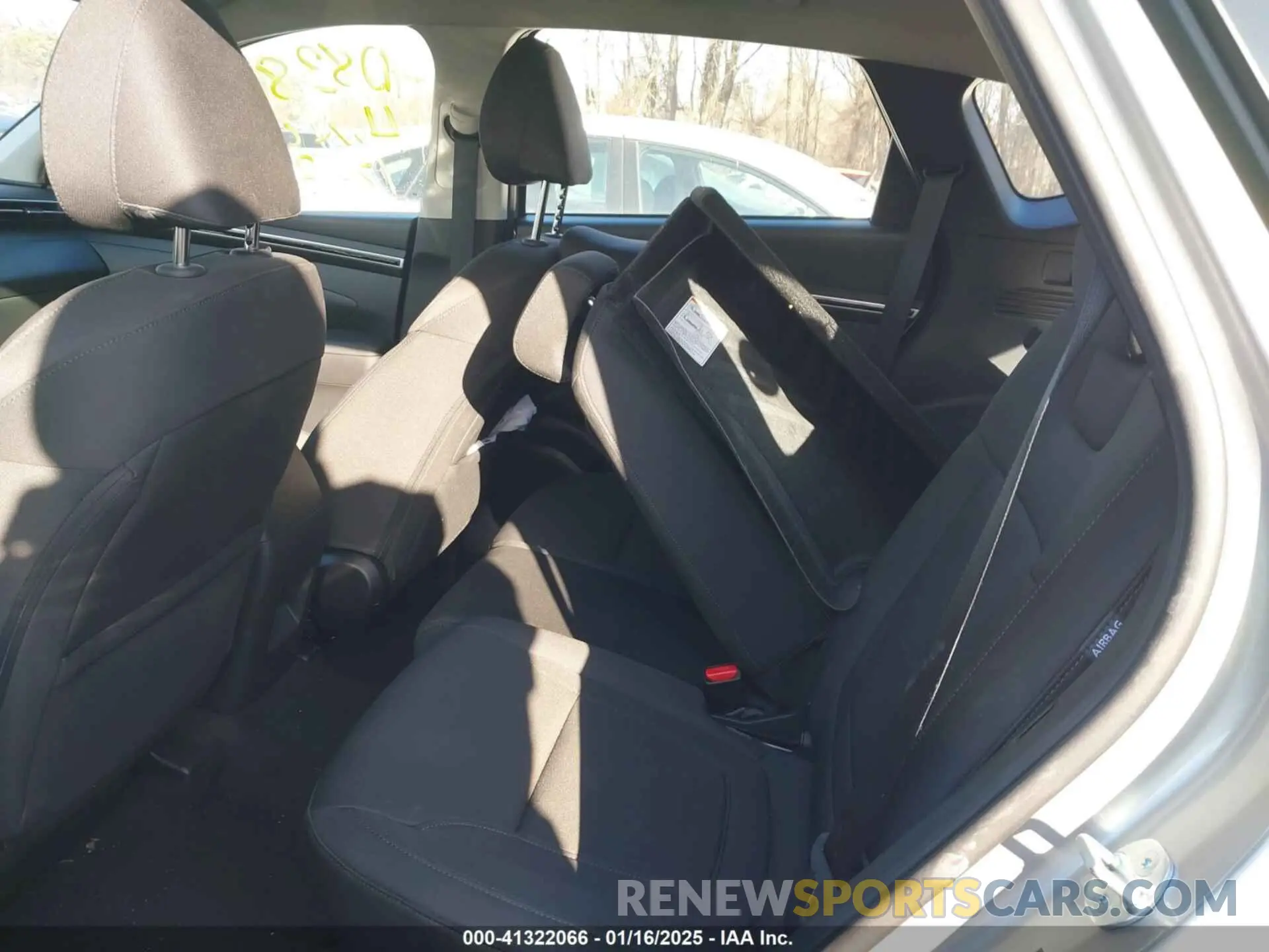 8 fotografías del automóvil dañado 5NMJA3DE4RH311954 HYUNDAI TUCSON 2024