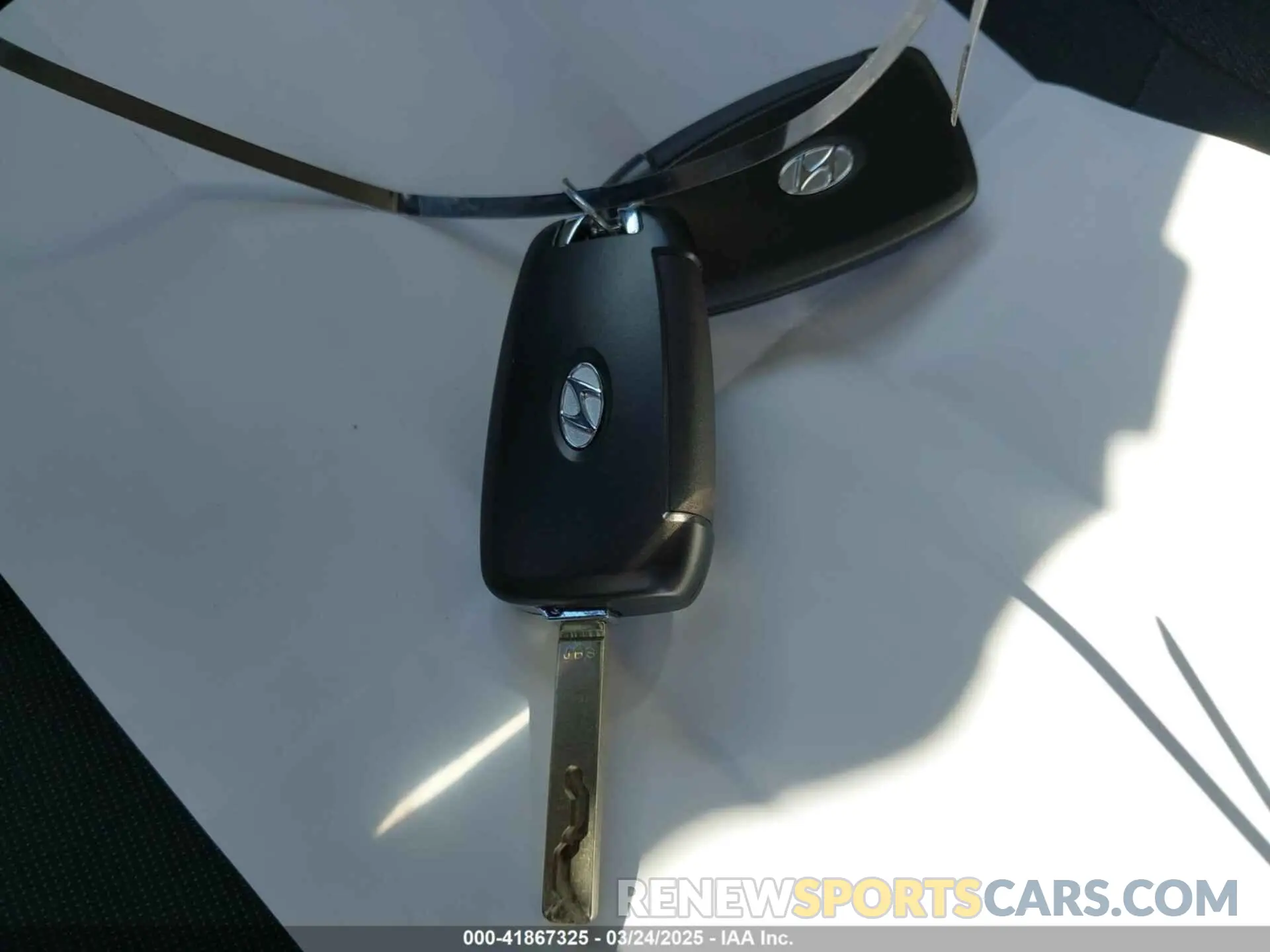 11 fotografías del automóvil dañado 5NMJA3DE6RH432131 HYUNDAI TUCSON 2024