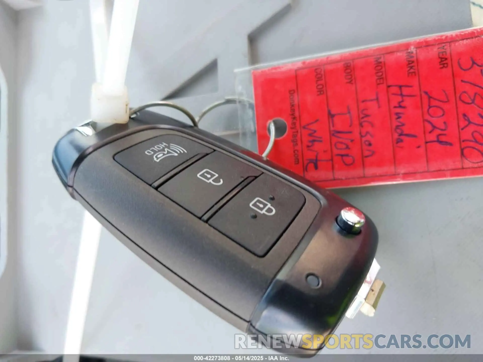 11 fotografías del automóvil dañado 5NMJA3DE7RH378290 HYUNDAI TUCSON 2024