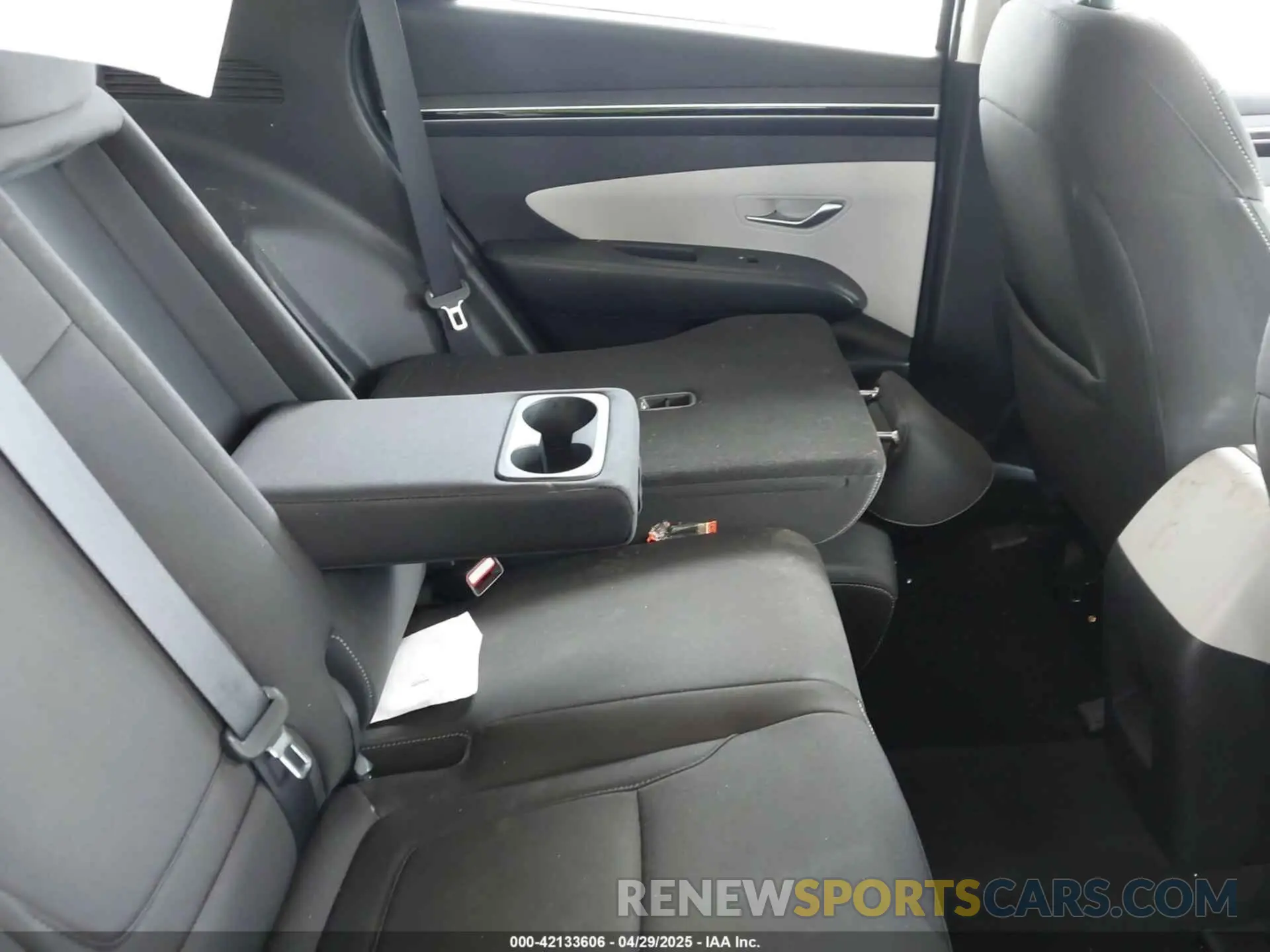 8 fotografías del automóvil dañado 5NMJA3DE8RH303131 HYUNDAI TUCSON 2024