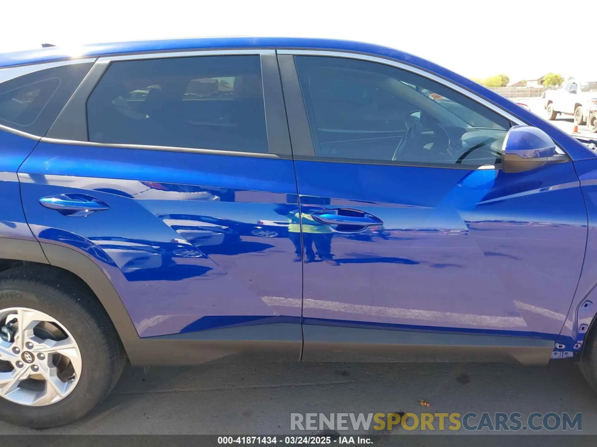 14 fotografías del automóvil dañado 5NMJACDEXRH312364 HYUNDAI TUCSON 2024
