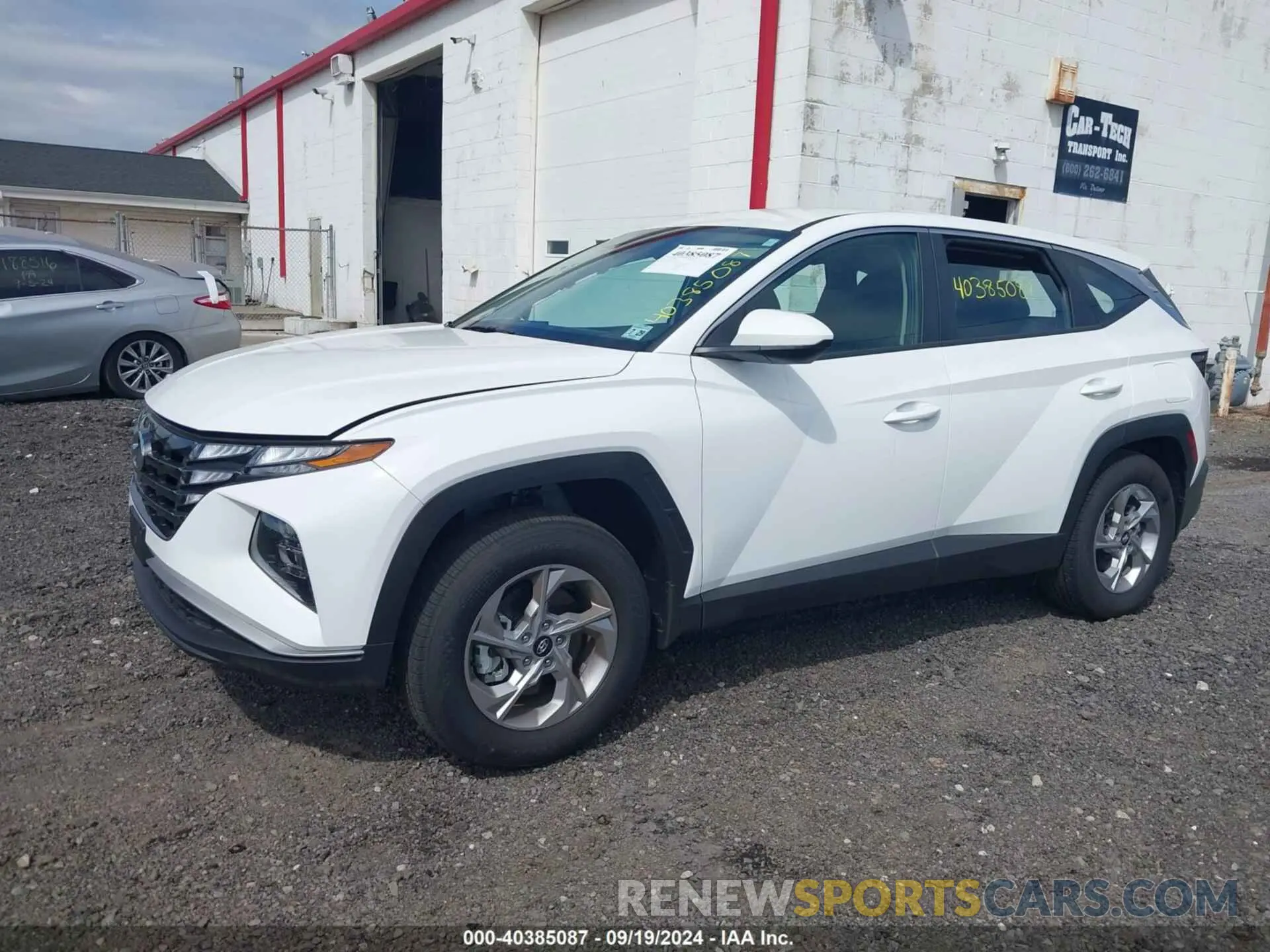 2 fotografías del automóvil dañado 5NMJACDEXRH396069 HYUNDAI TUCSON 2024