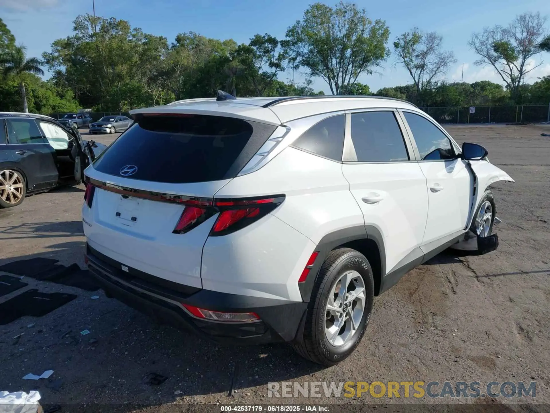4 fotografías del automóvil dañado 5NMJB3DE8RH366436 HYUNDAI TUCSON 2024