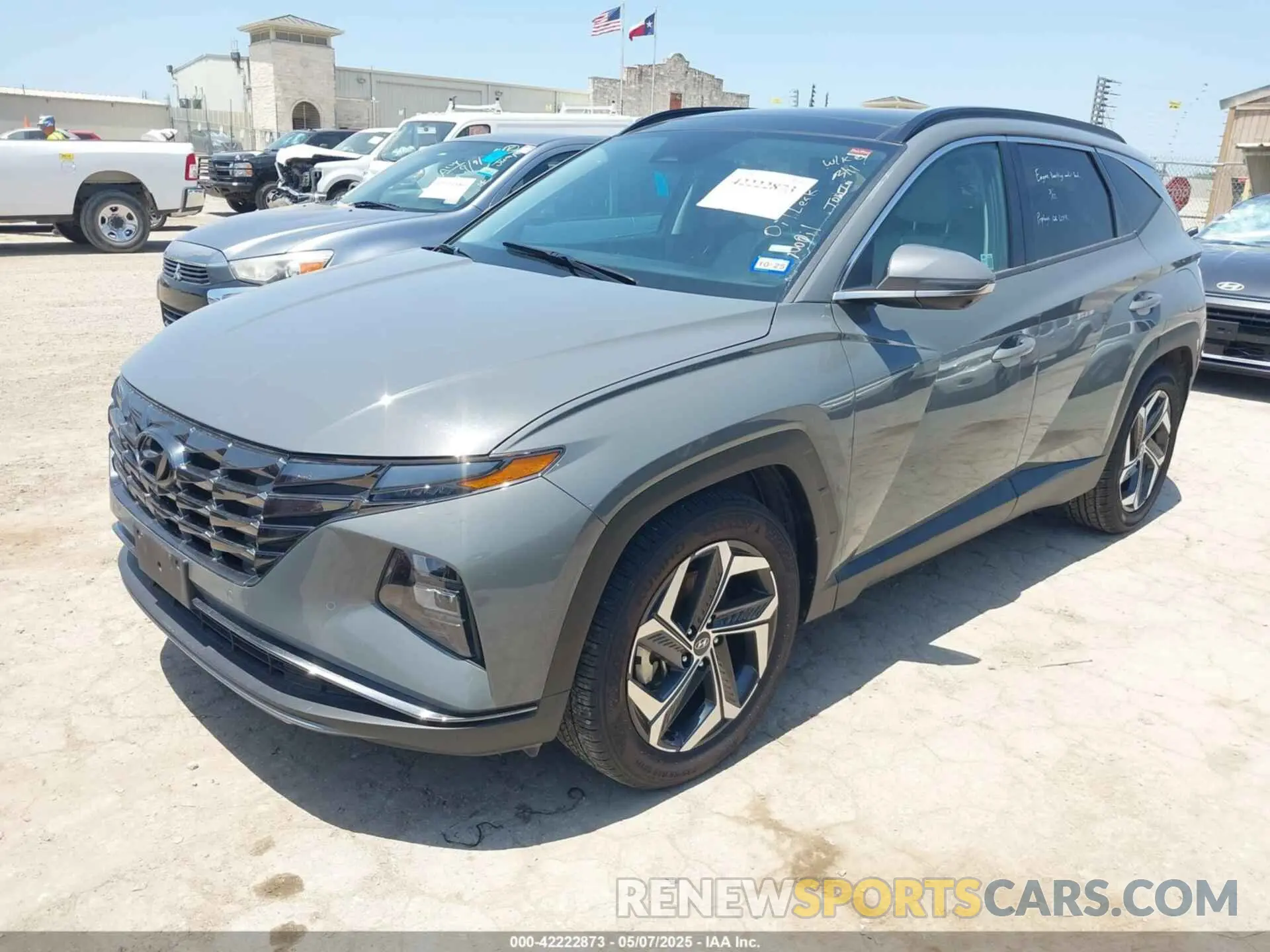 2 fotografías del automóvil dañado 5NMJE3DE1RH330868 HYUNDAI TUCSON 2024