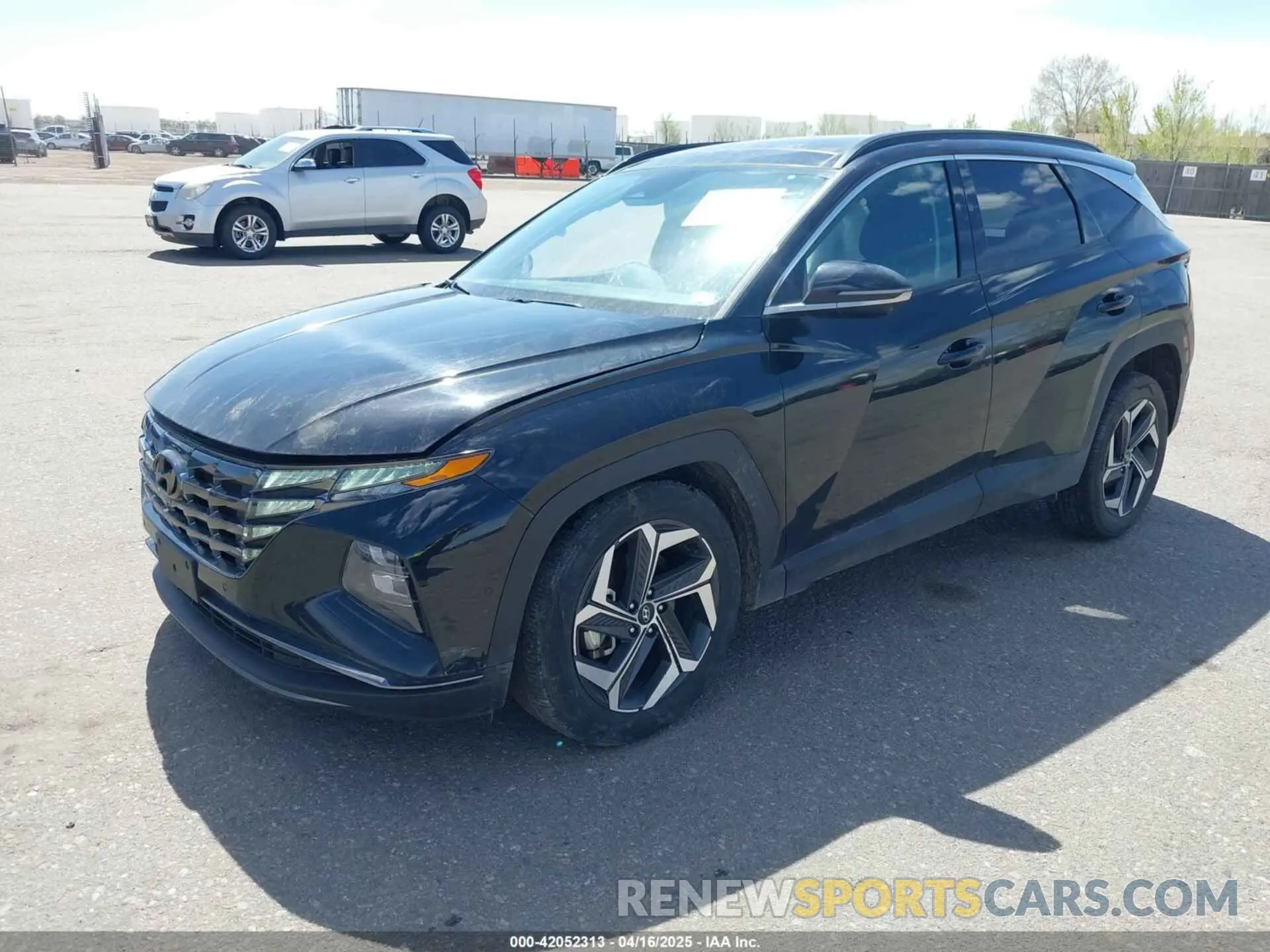2 fotografías del automóvil dañado 5NMJE3DE5RH352341 HYUNDAI TUCSON 2024