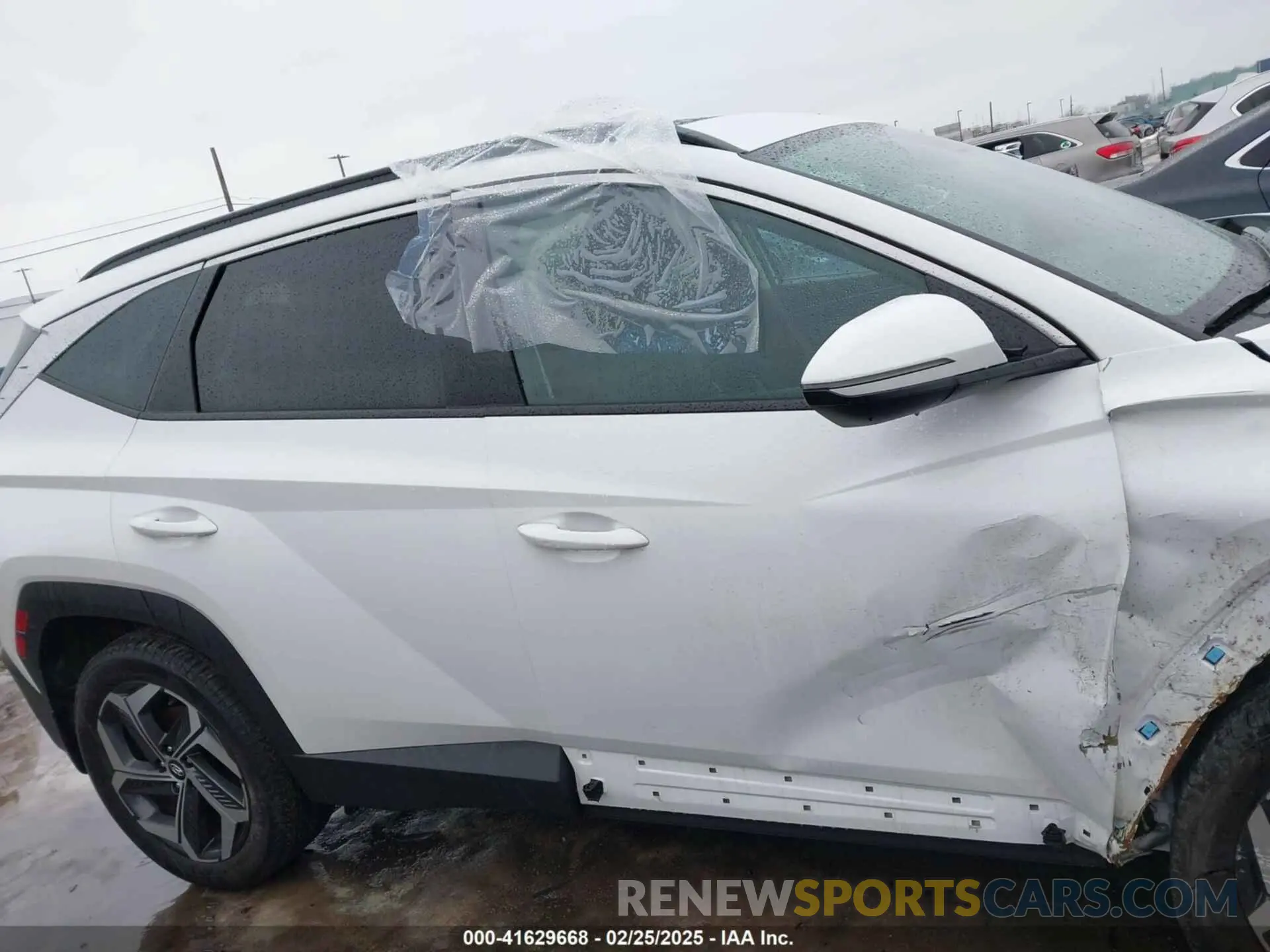 13 fotografías del automóvil dañado 5NMJFCDE0RH393599 HYUNDAI TUCSON 2024
