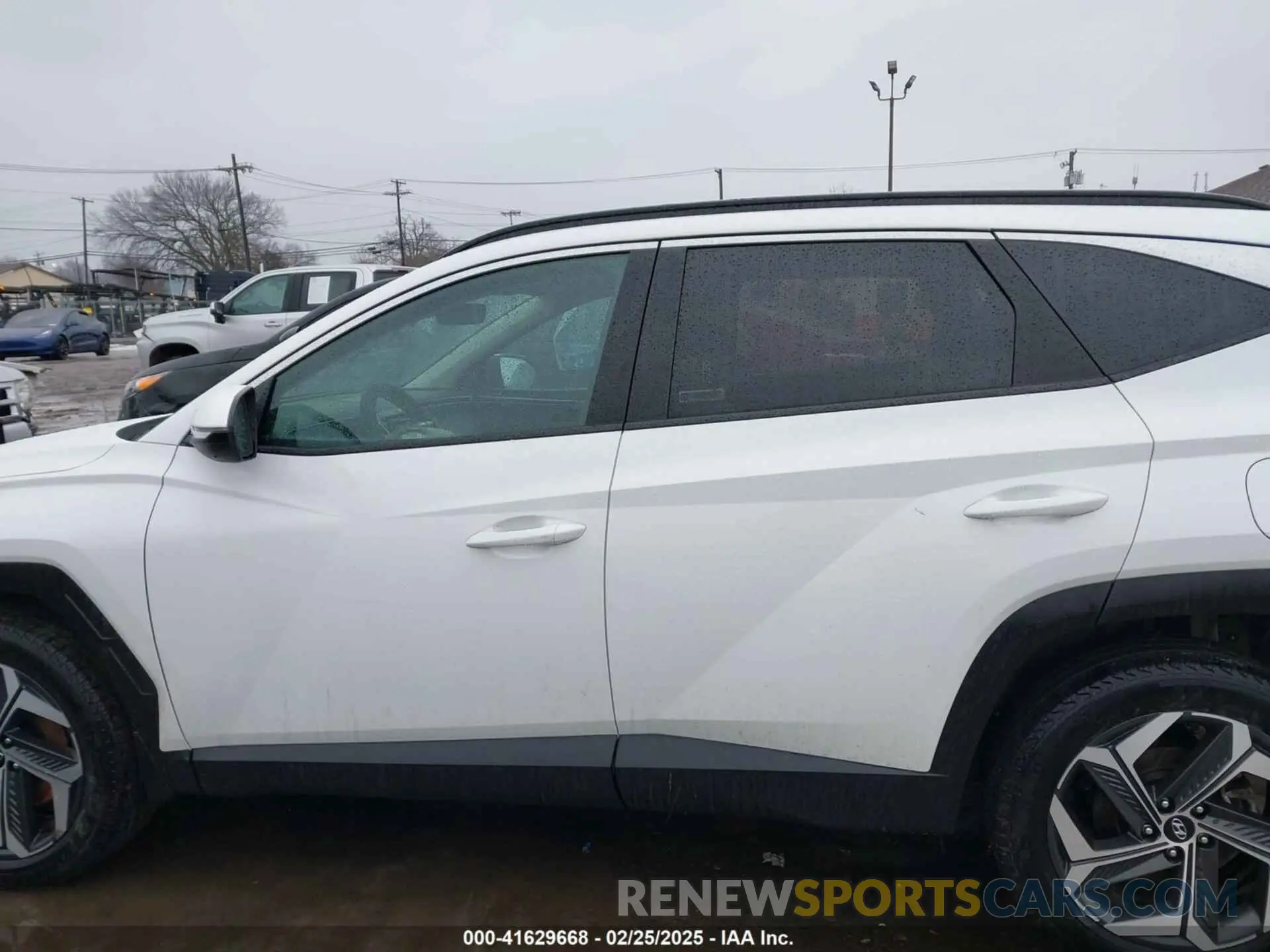 14 fotografías del automóvil dañado 5NMJFCDE0RH393599 HYUNDAI TUCSON 2024