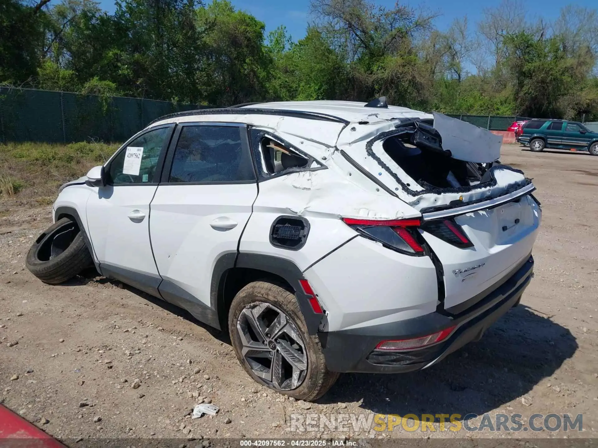 16 fotografías del automóvil dañado 5NMJFCDE4RH371525 HYUNDAI TUCSON 2024